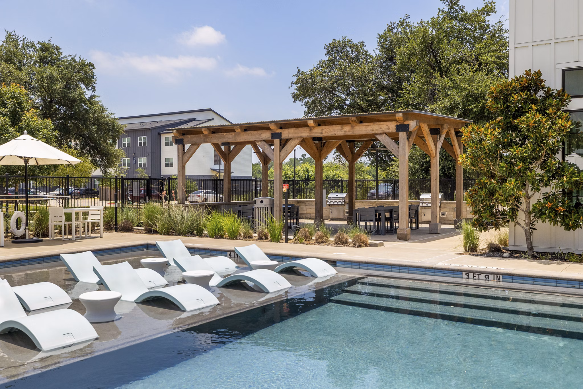 pool at Spectra Parks Apartments 