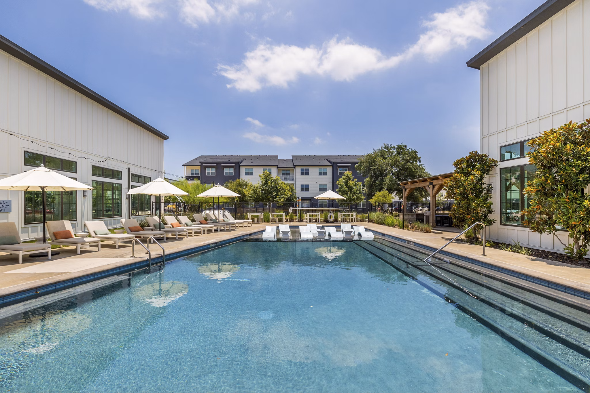 pool at Spectra Parks Apartments 