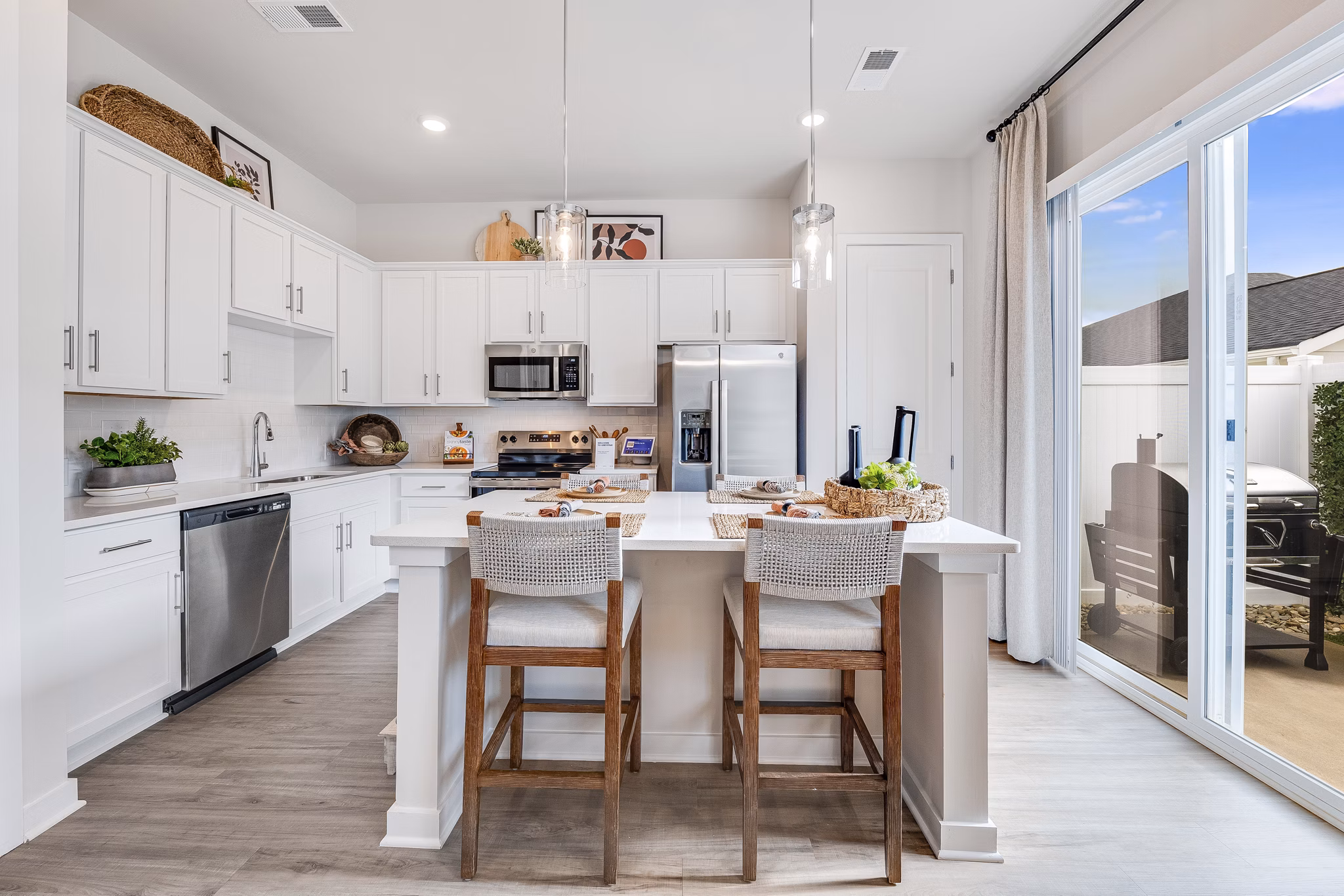 Kitchen at Yardly Steele Creek Apartments
