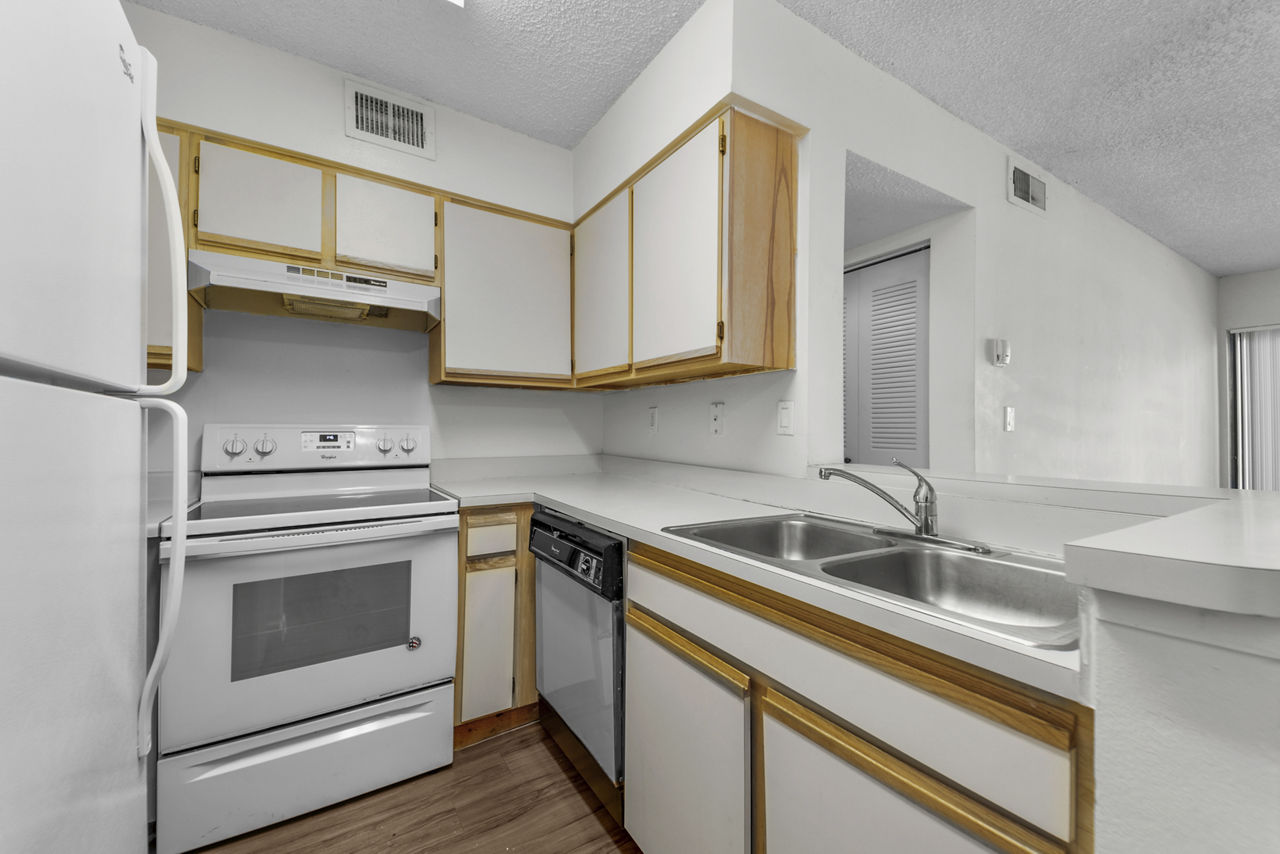 La Vue at Emerald Pointe 23 of 30