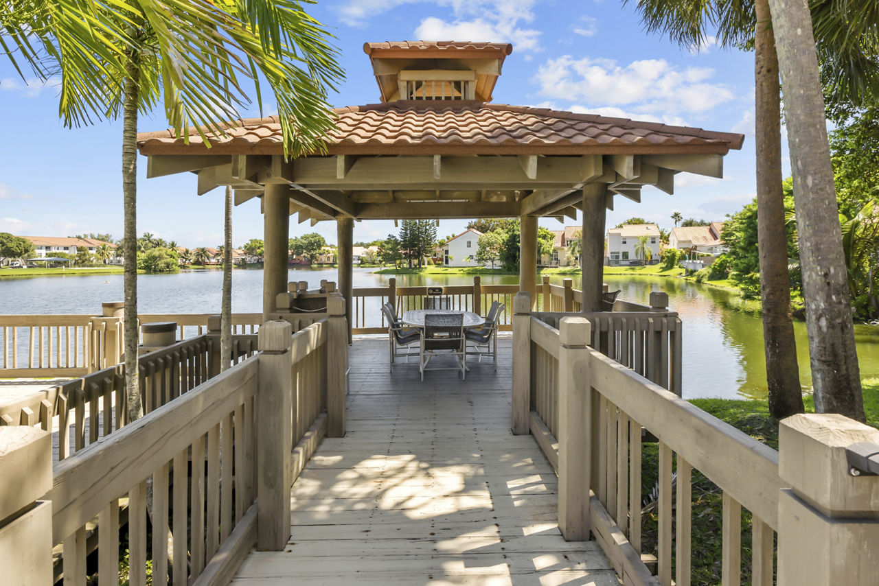 Grill area at La Vue At Emerald Pointe