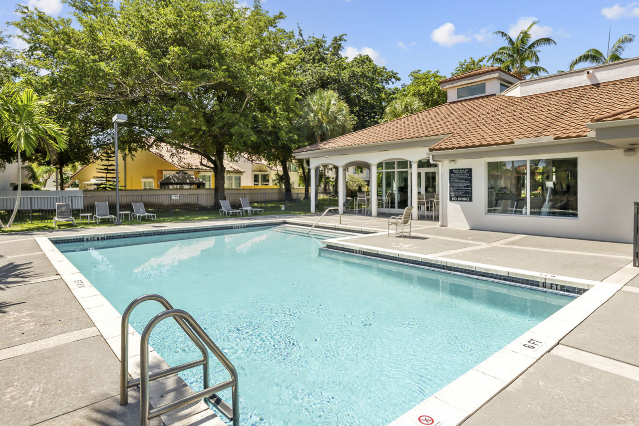 La Vue At Emerald Pointe Hollywood Fl 7 of 12