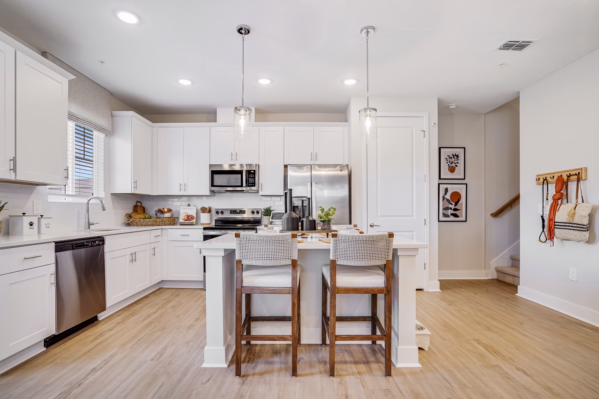 kitchen at Yardly Kelly Lane Apartments 