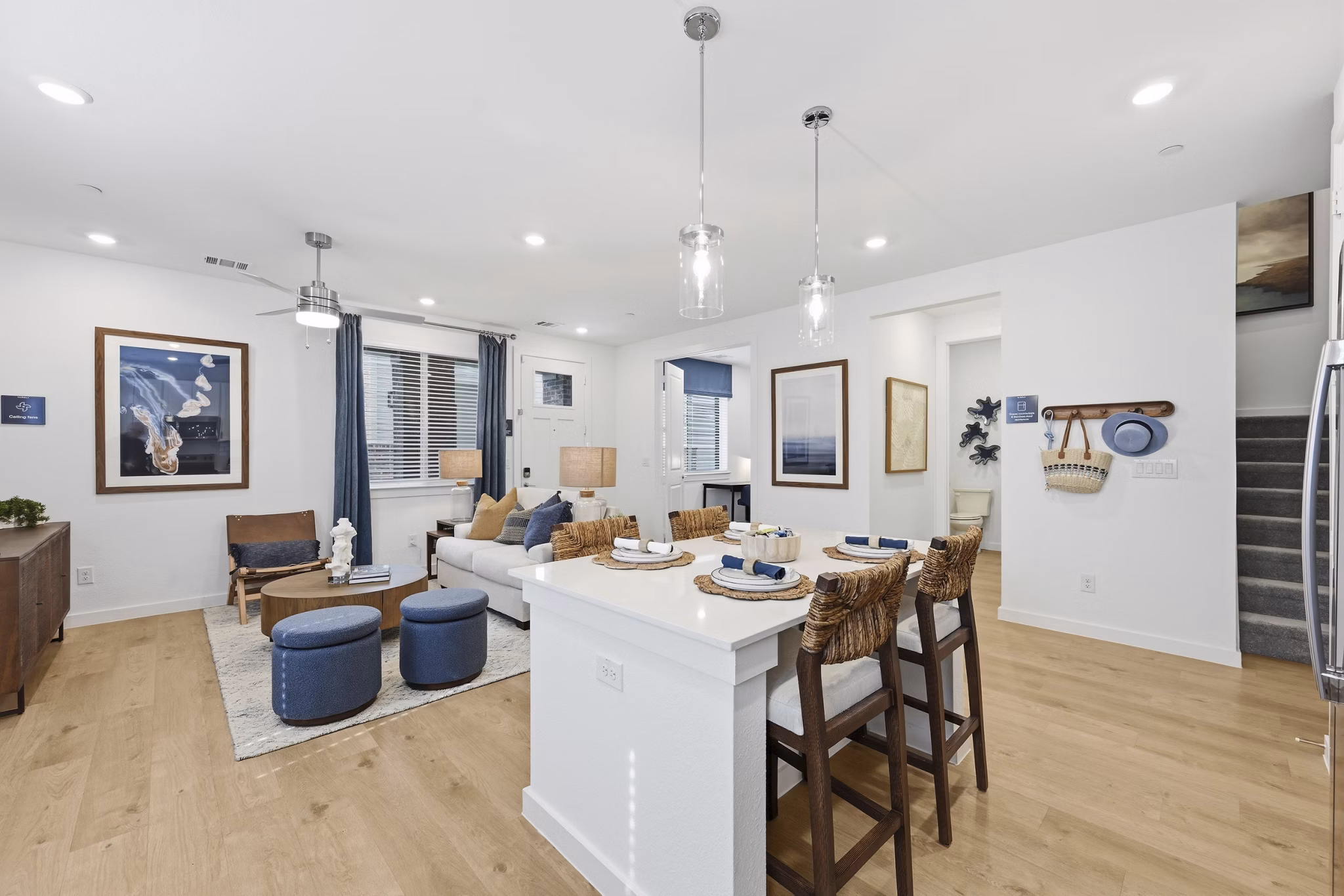 Living Room at Yardly Kelly Lane Apartments