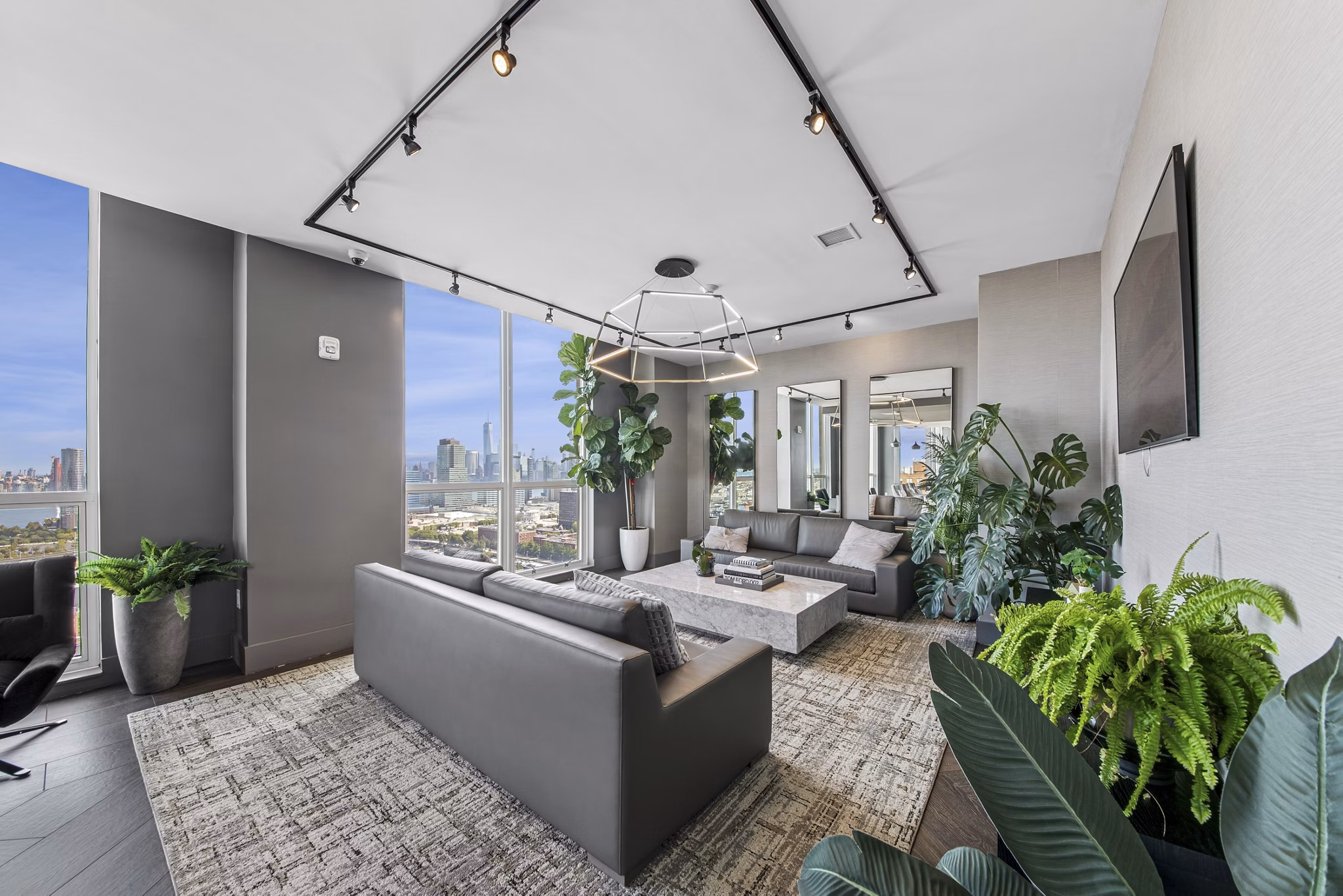 clubhouse at Hudson House East Apartments 