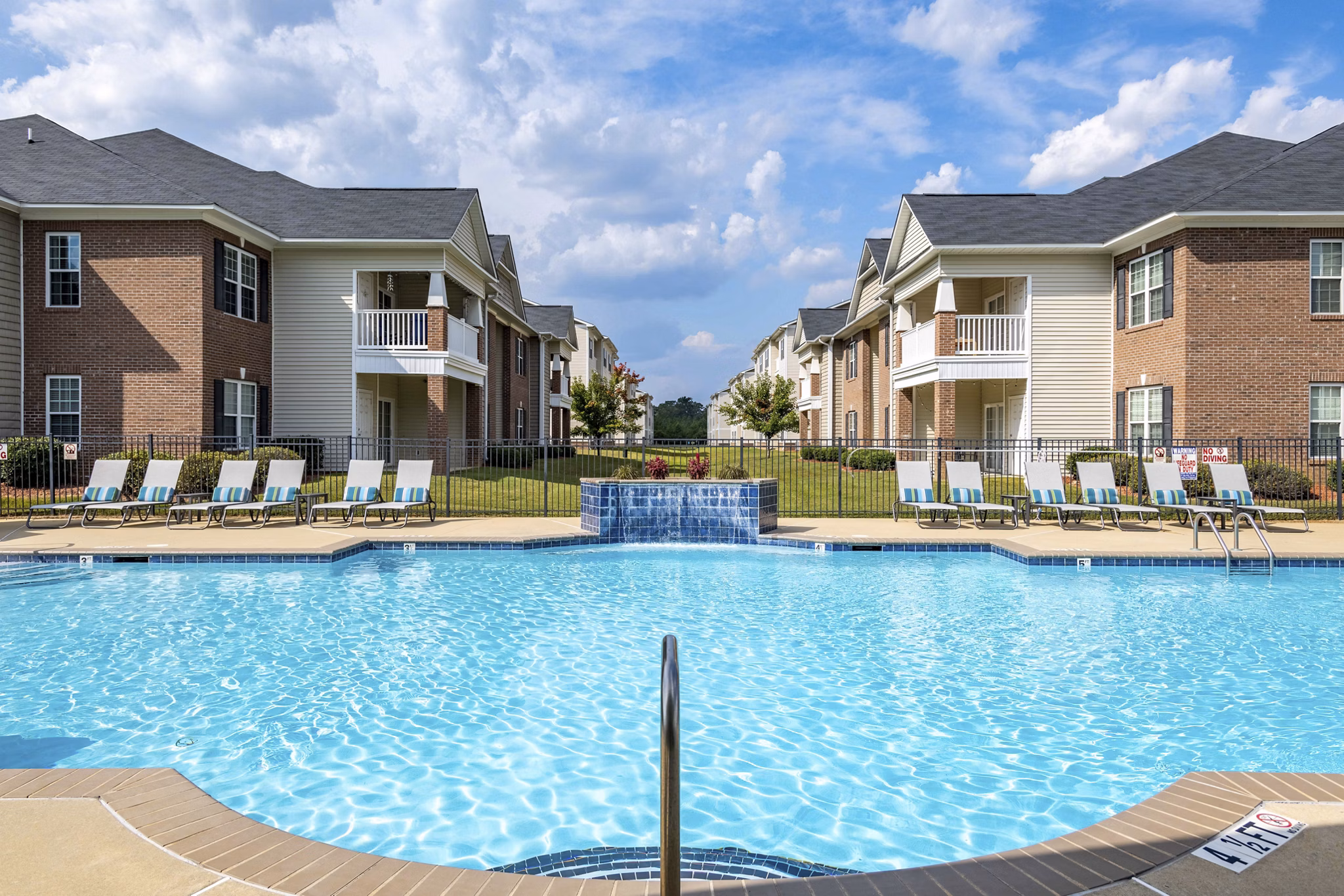 pool at Bristol Park Apartments 