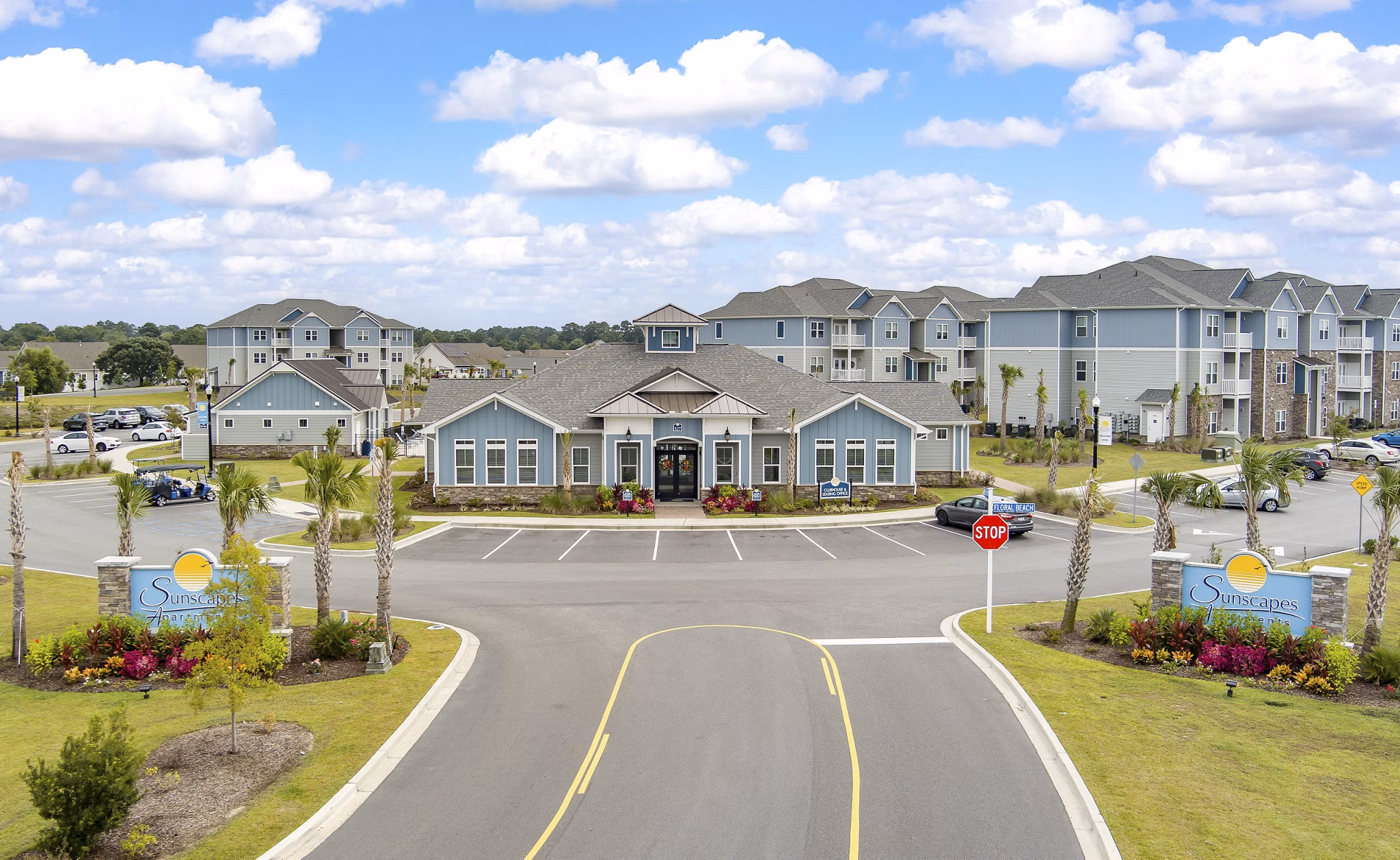 Building/Exterior at Sunscapes Apartments