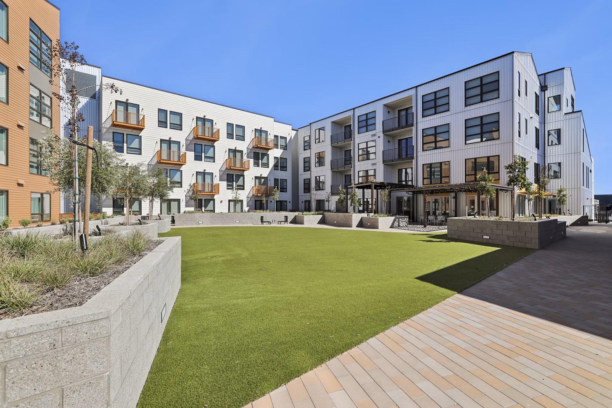 Building/Exterior at Delaware Apartments