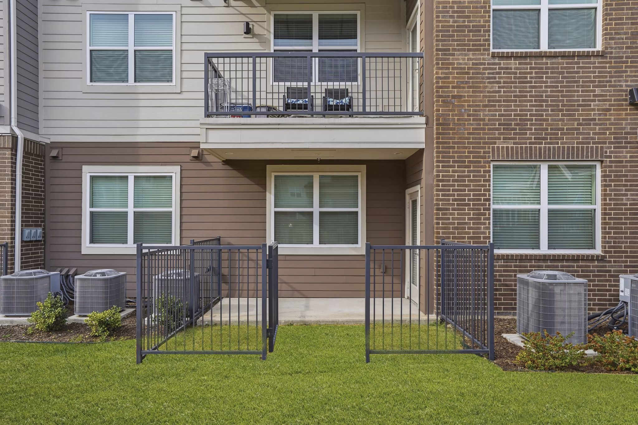 recreational area at The Breckyn Apartments 