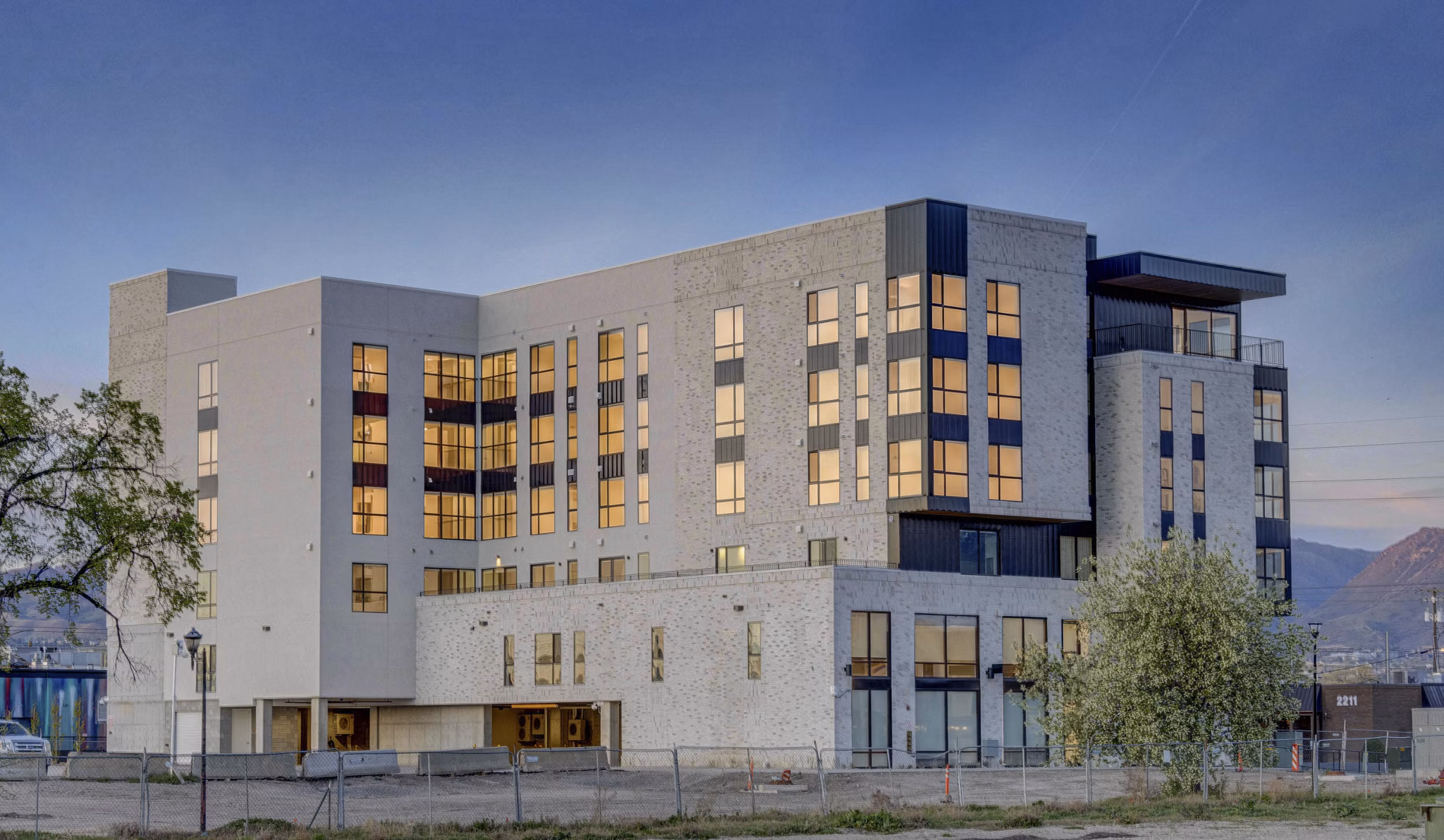 exterior at 330 Belhaven Apartments 