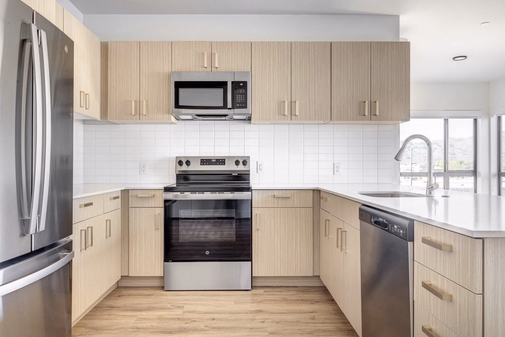 kitchen at 330 Belhaven Apartments 