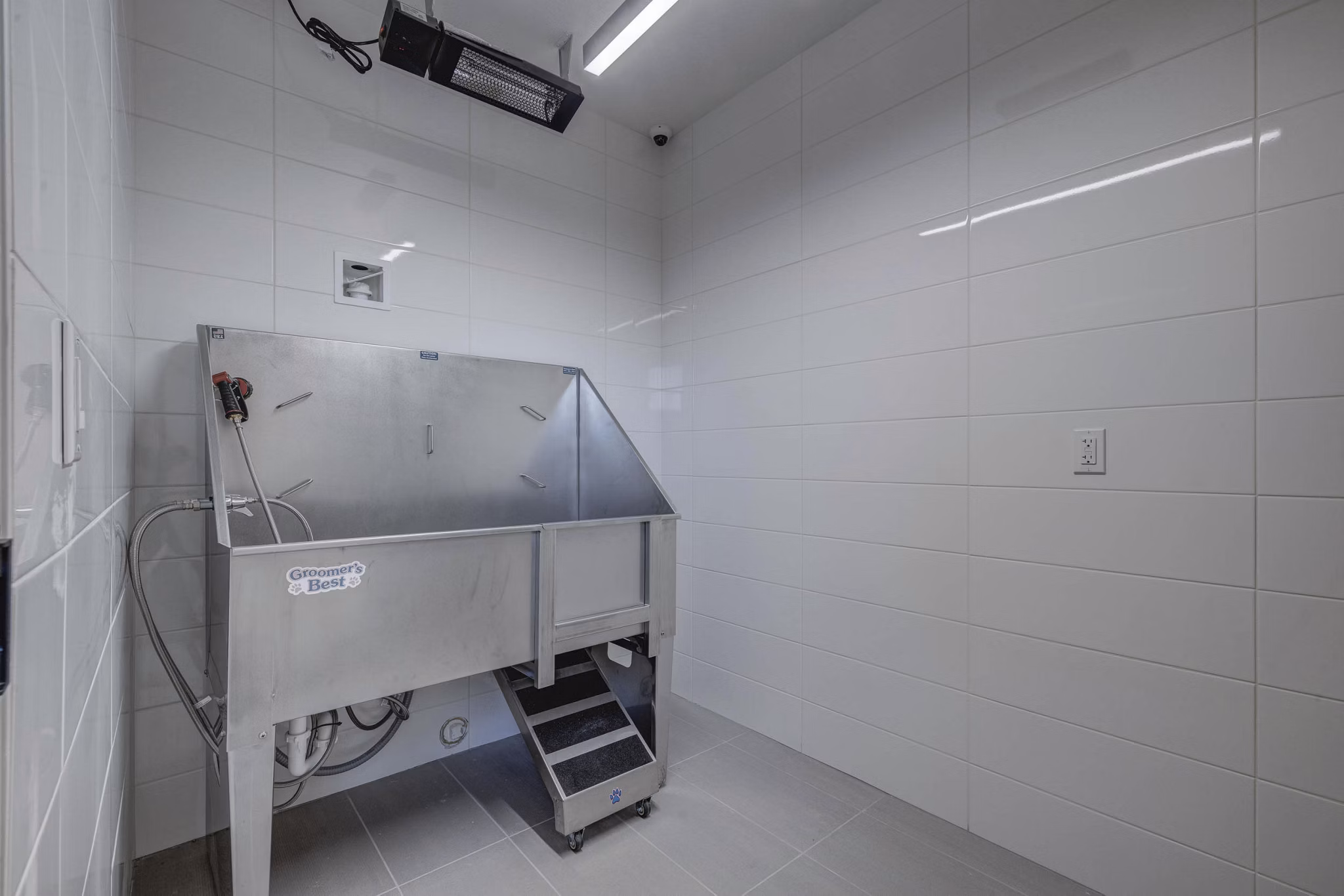 dog wash station at 330 Belhaven Apartments 