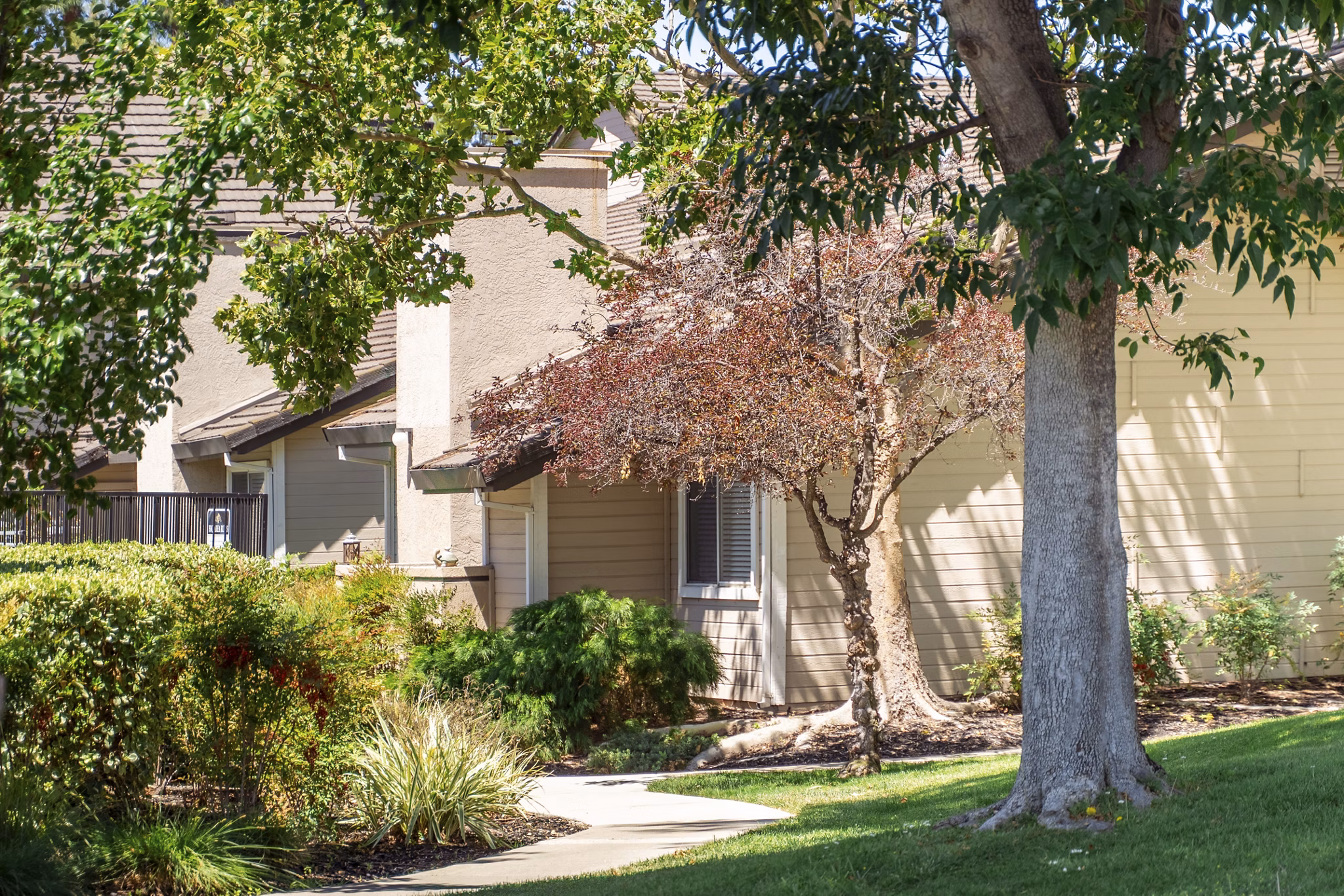 exterior at Chardonnay Gardens Apartments