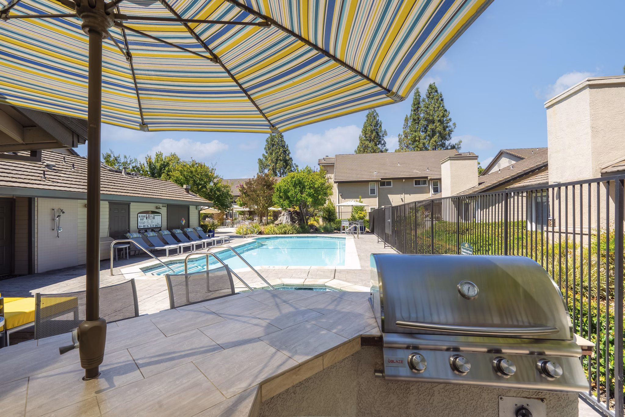 pool at Chardonnay Gardens Apartments