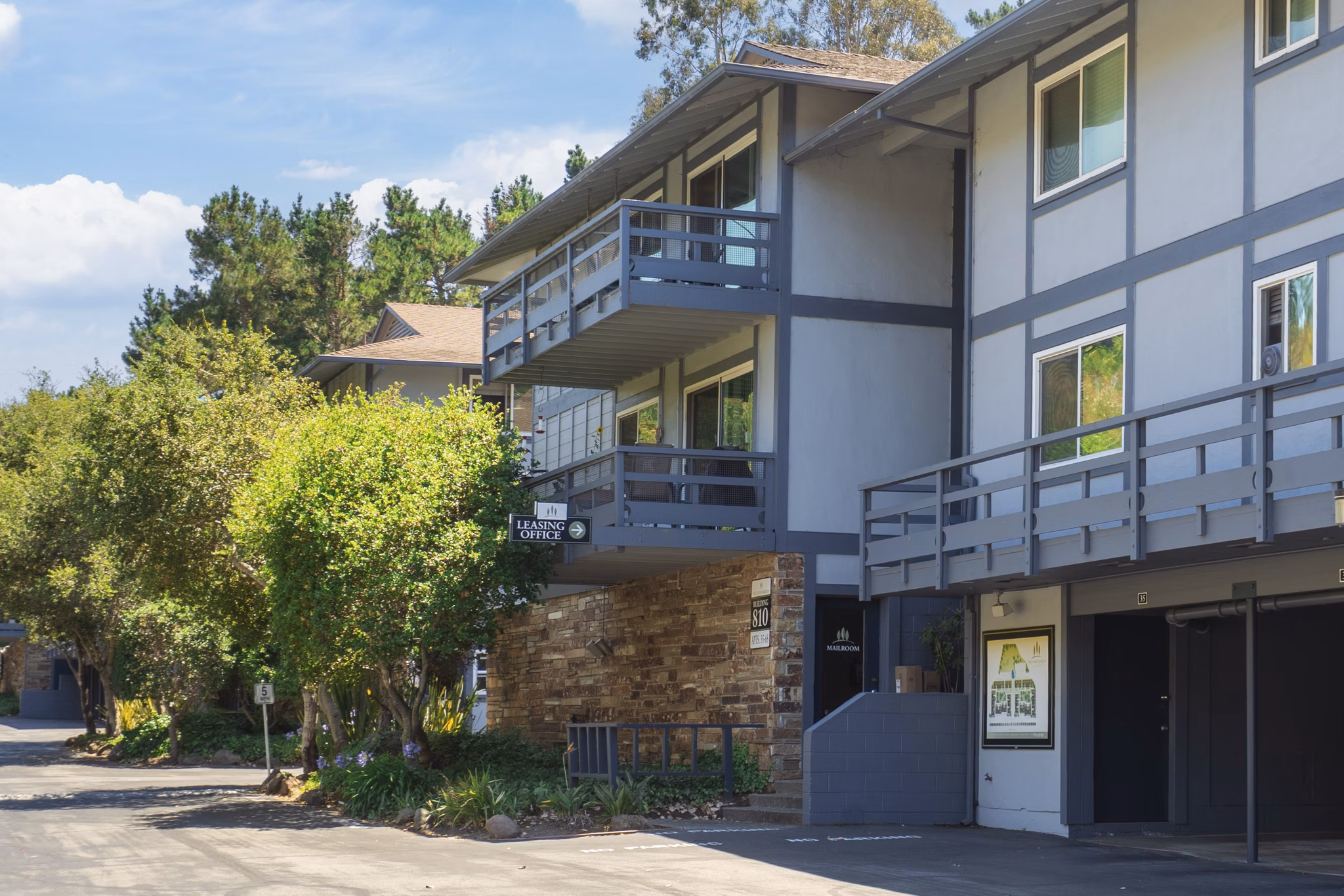 building at Hillside Garden Apartments