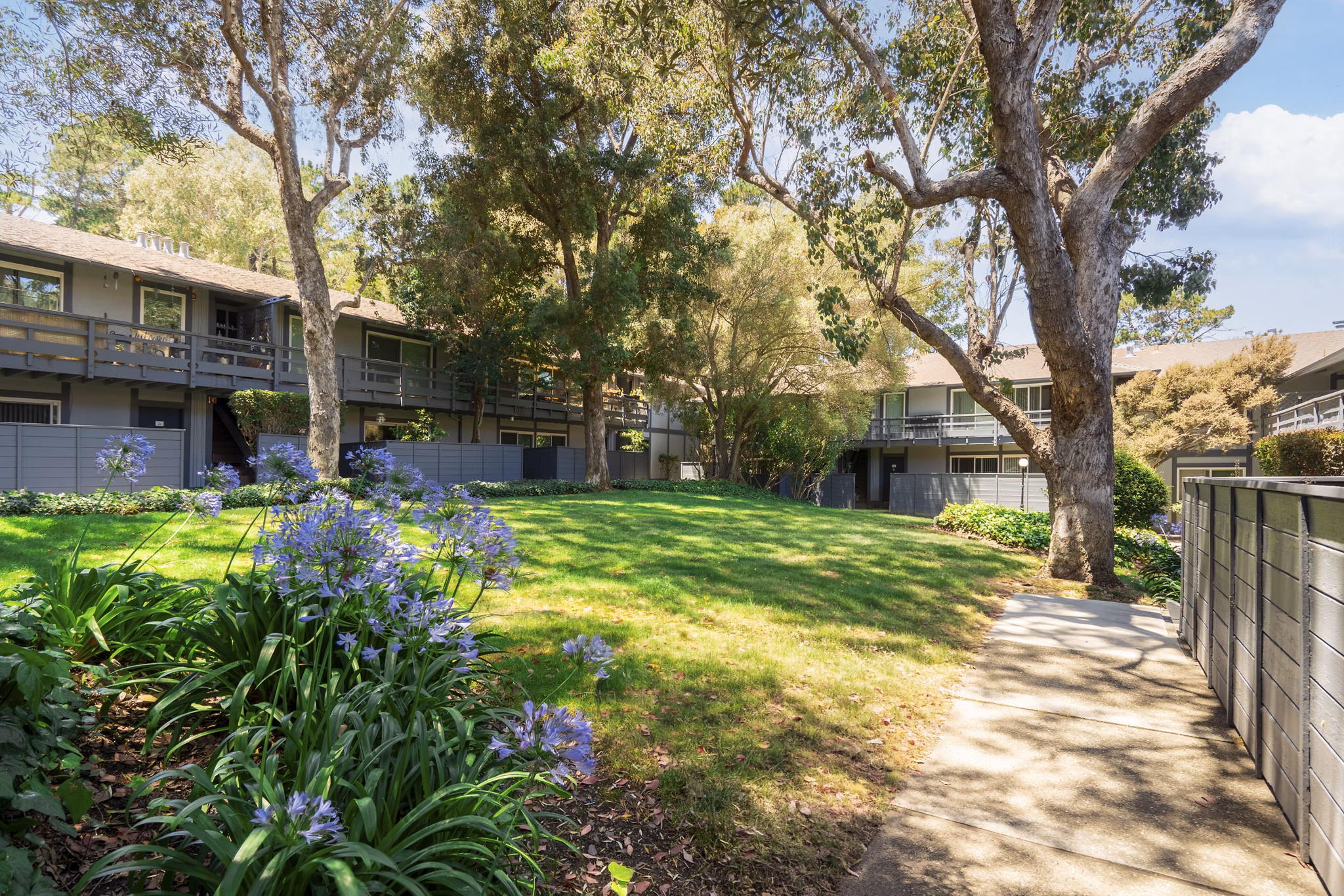 building at Hillside Garden Apartments