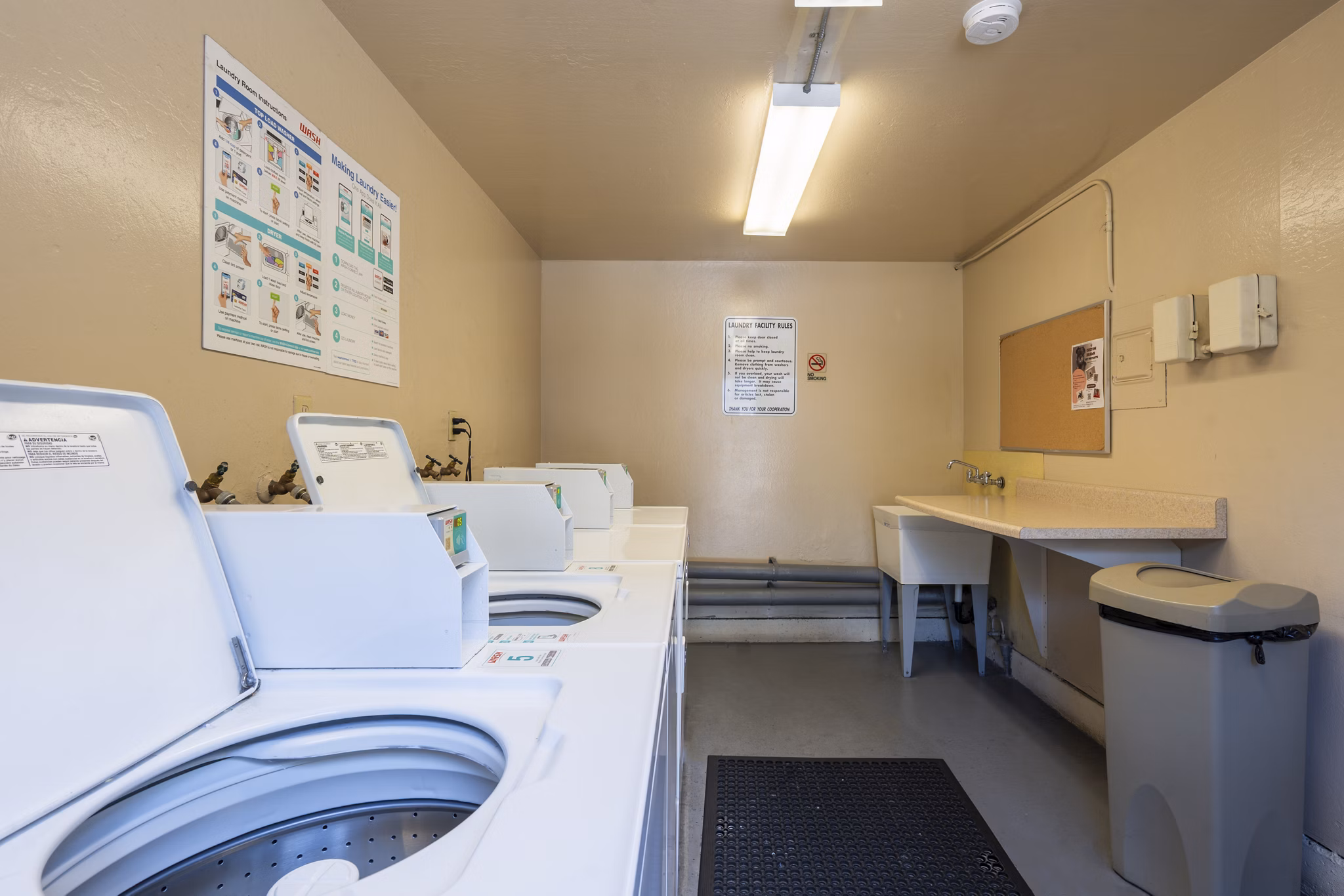 laundry facility at Hillside Gardena Apartments