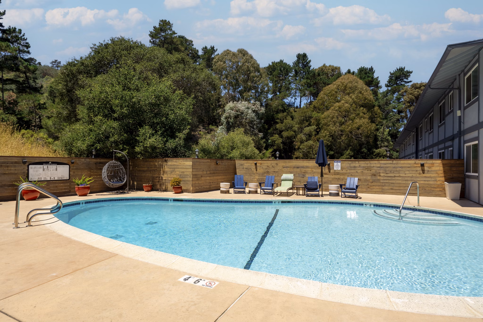pool at Hillside Garden Apartments