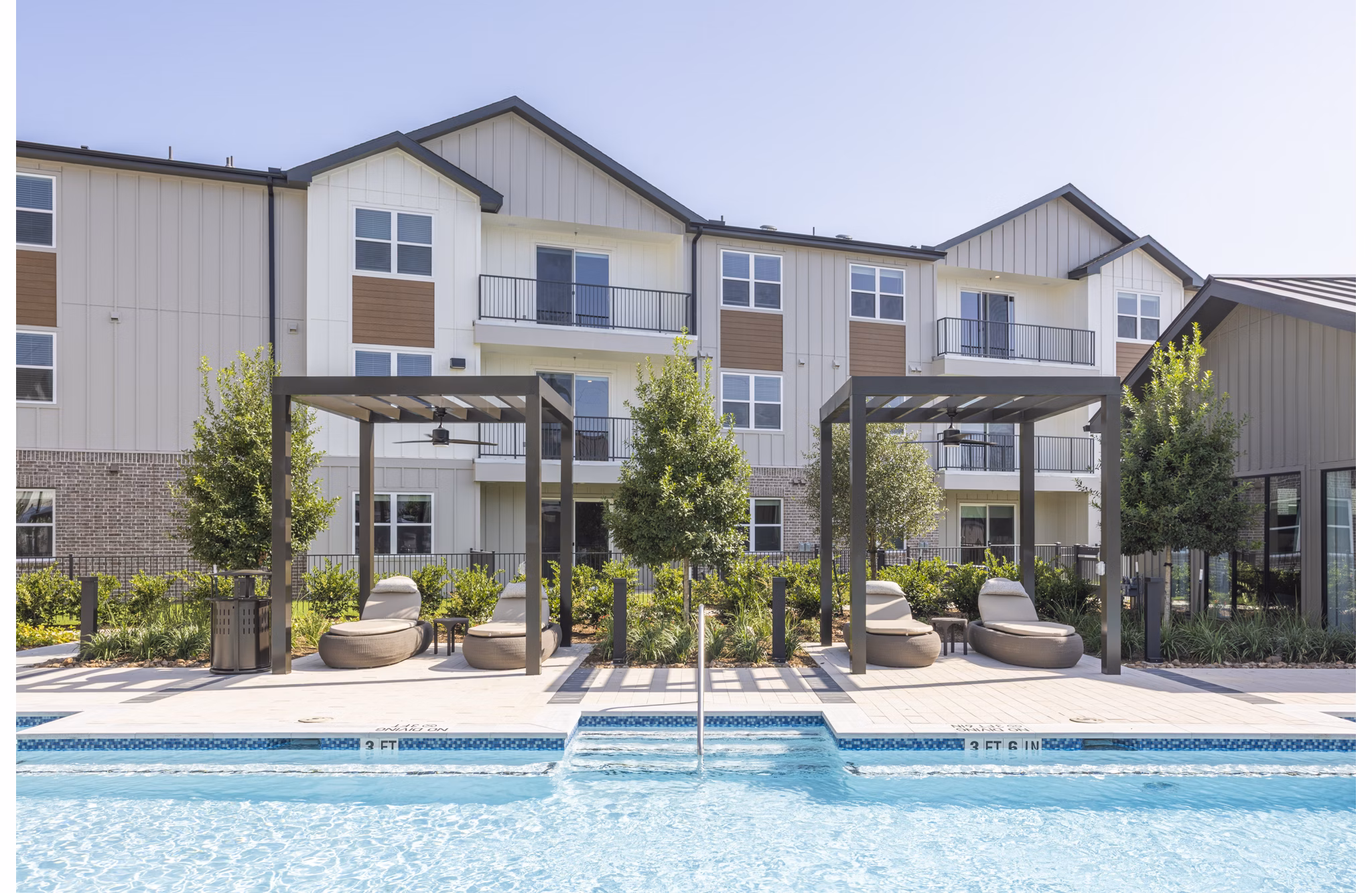 pool at Broadstone Creekside Apartments