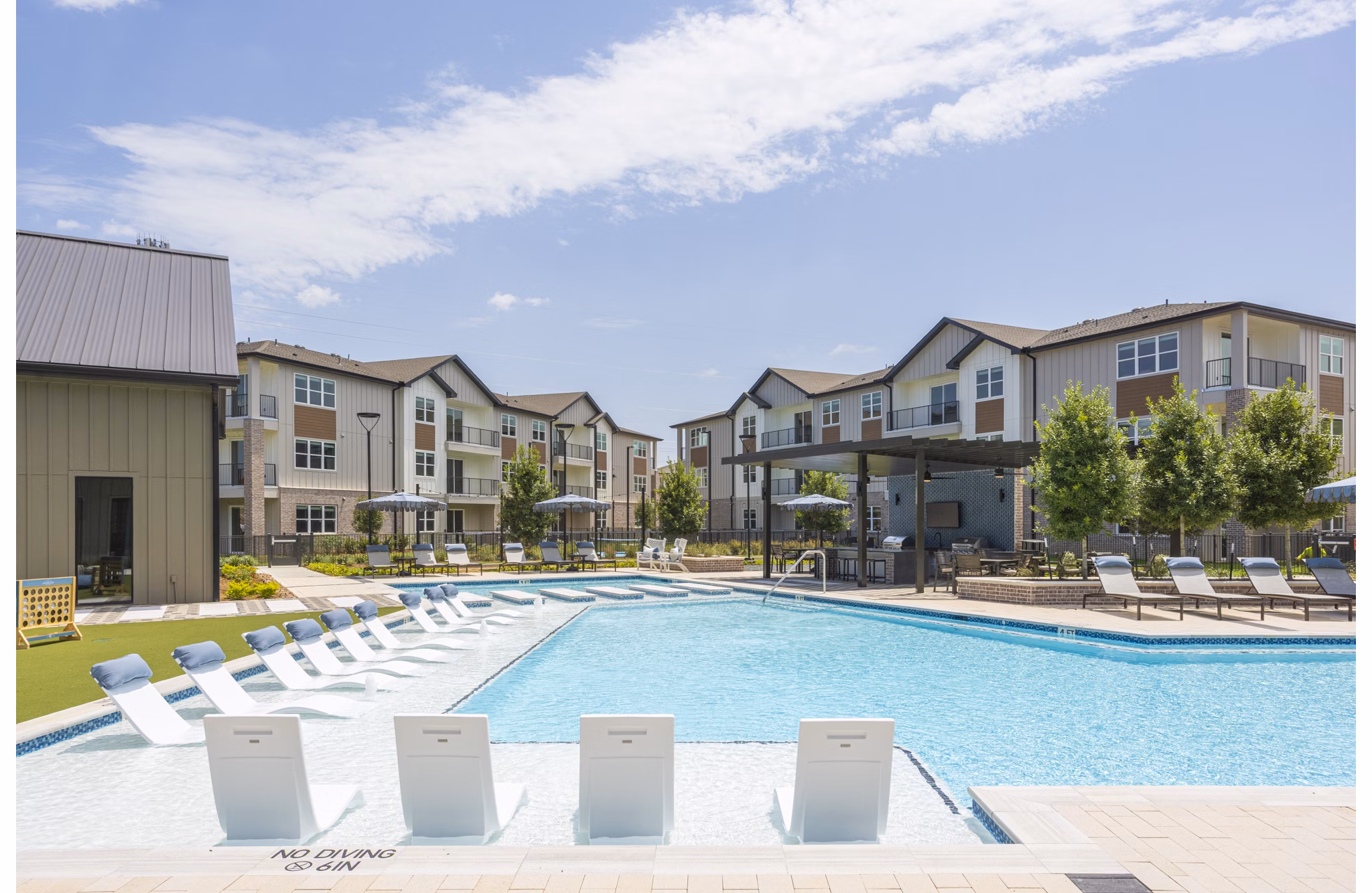 pool at Broadstone Creekside Apartments