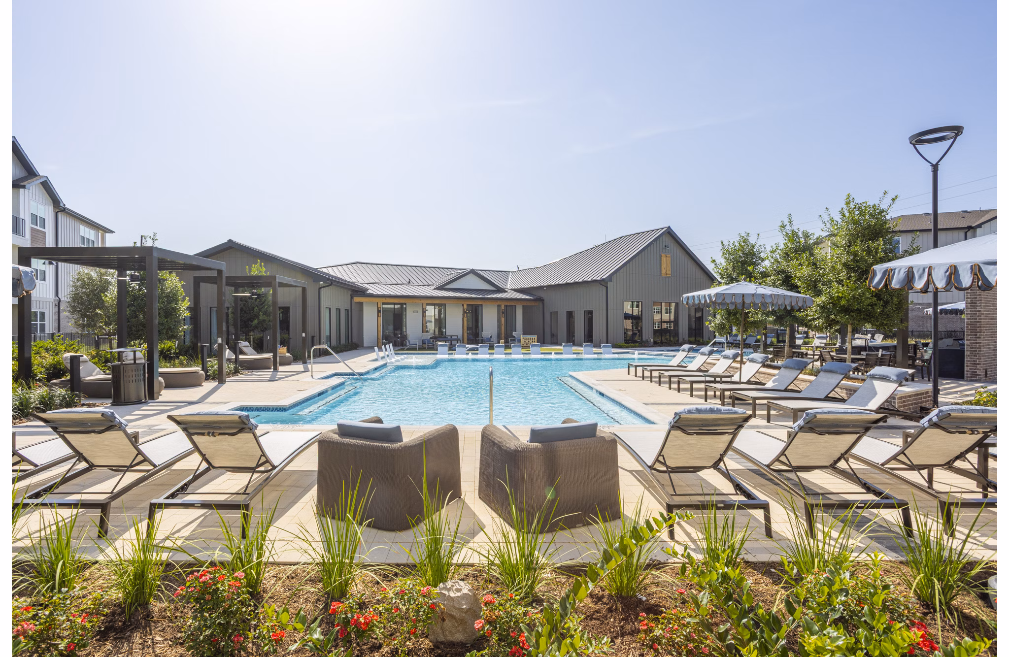 pool at Broadstone Creekside Apartments