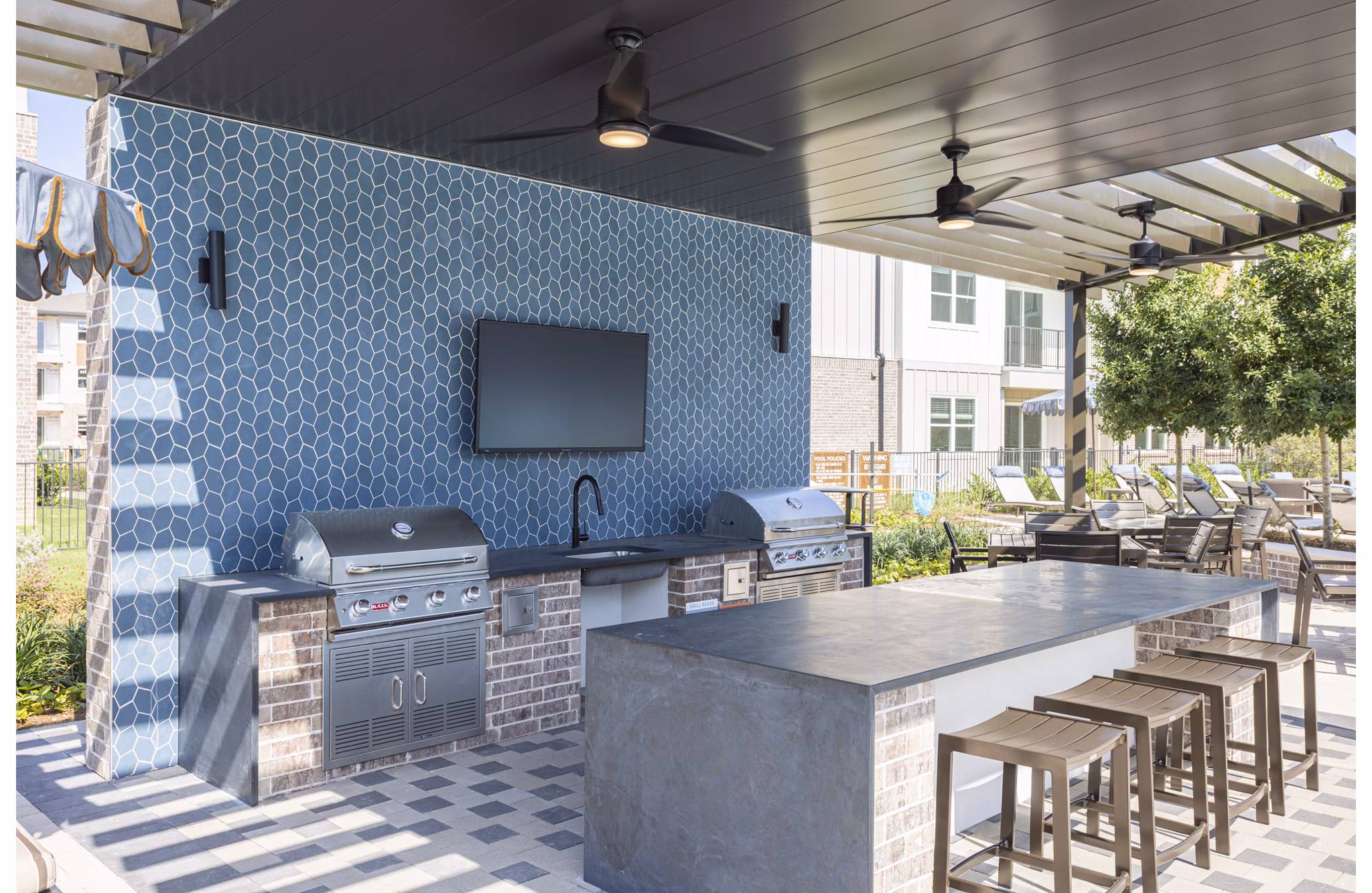 grill area at Broadstone Creekside Apartments