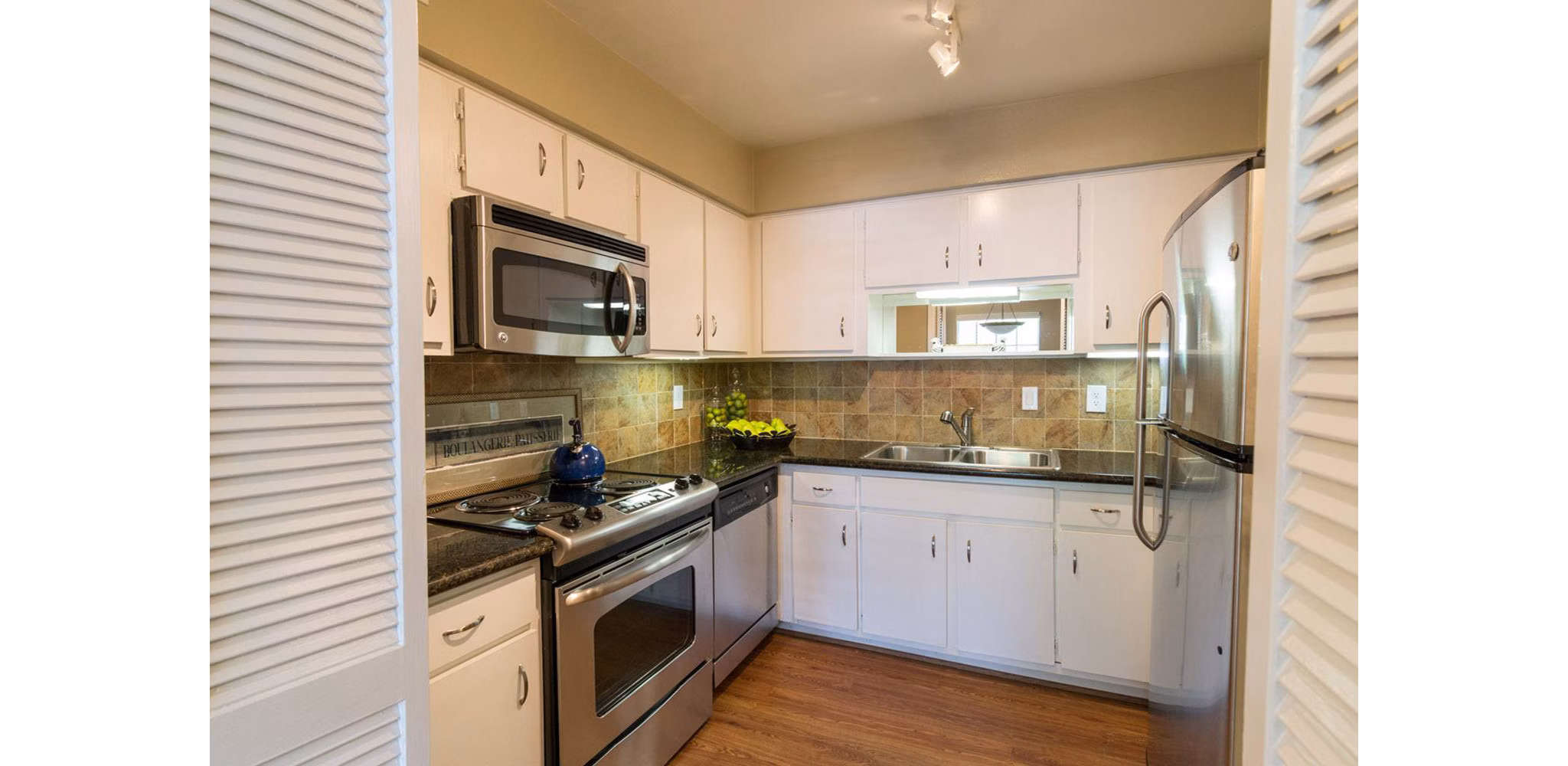 kitchen at Memorial Creole Apartments
