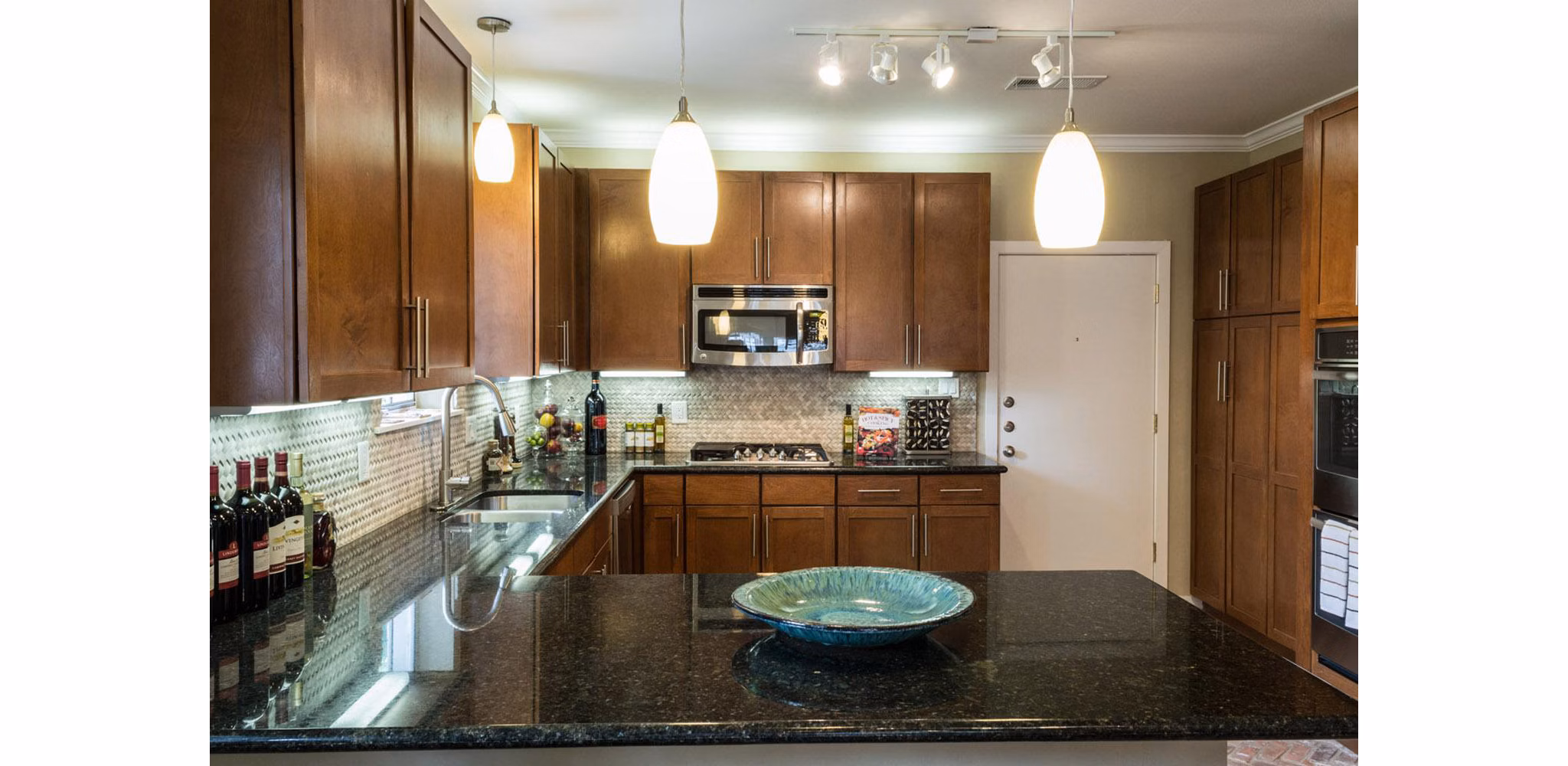 kitchen at Memorial Creole Apartments