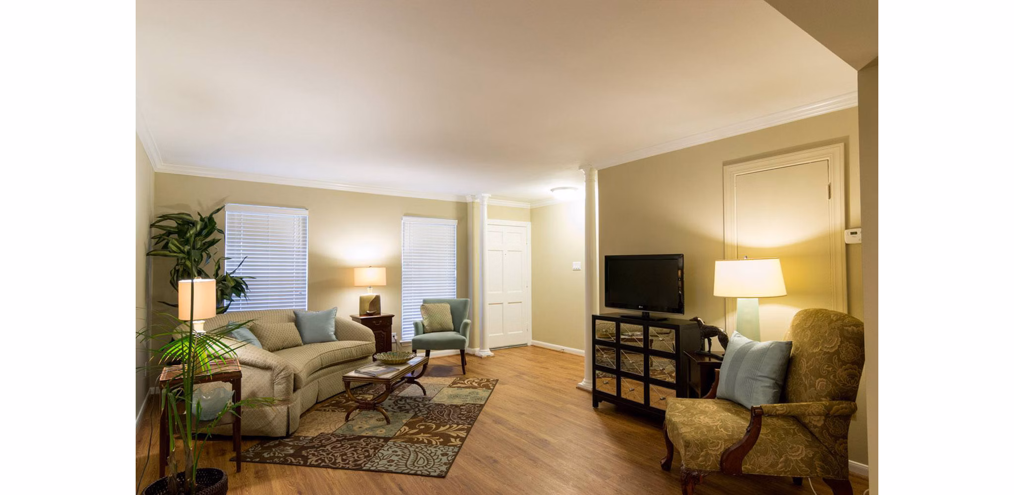 living room at Memorial Creole Apartments