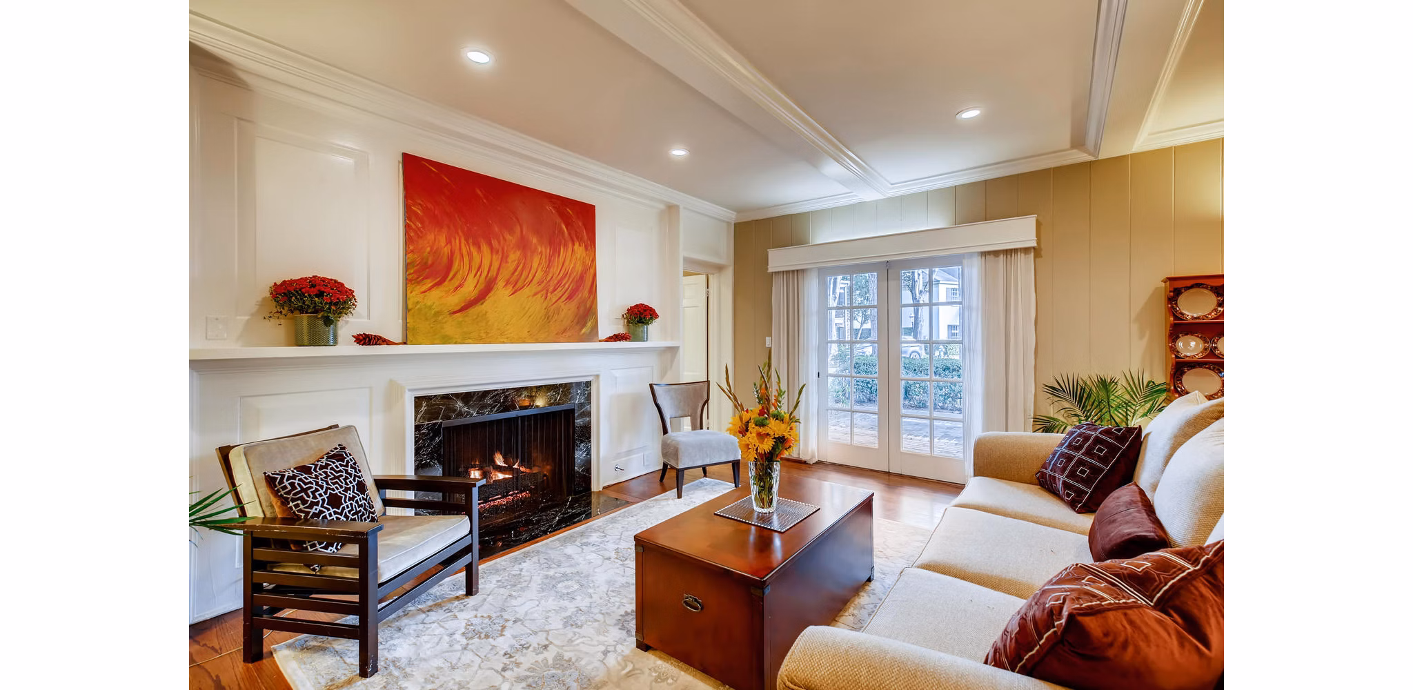living room at Memorial Creole Apartments