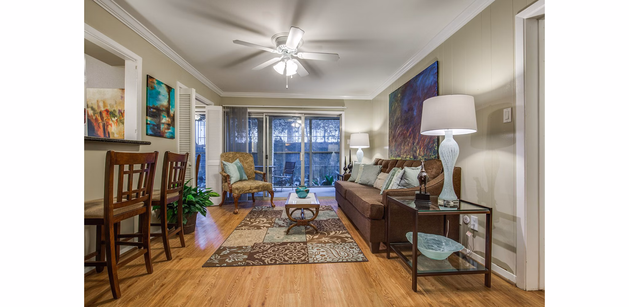 living room at Memorial Creole Apartments