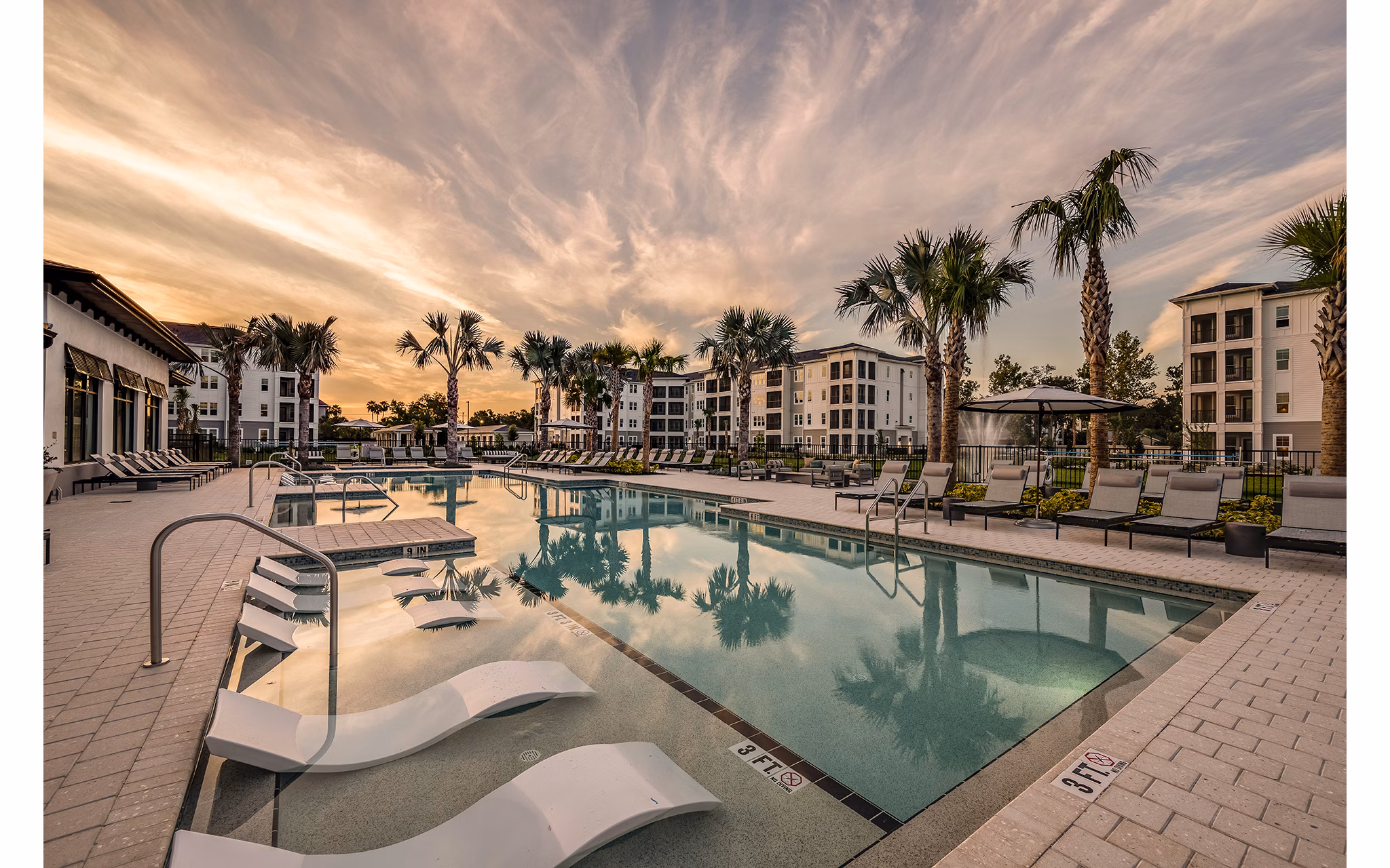 pool at Southhaven Apartments