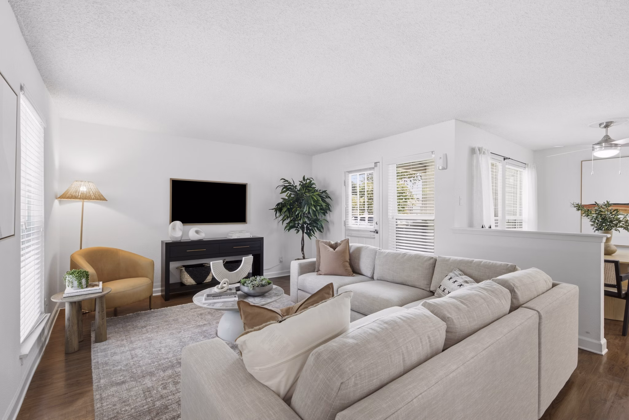 living room at Bent Tree Brook Apartments