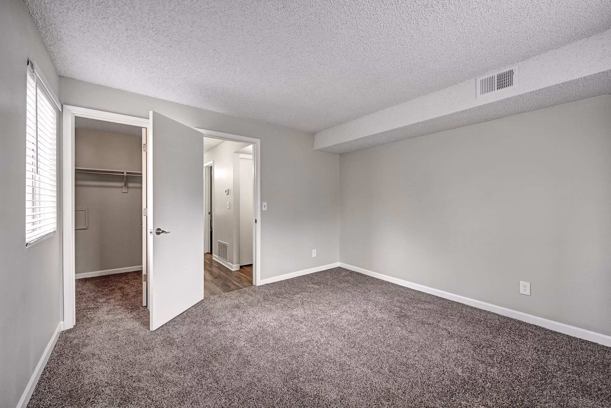 bedroom at Summit Riverside Apartments 
