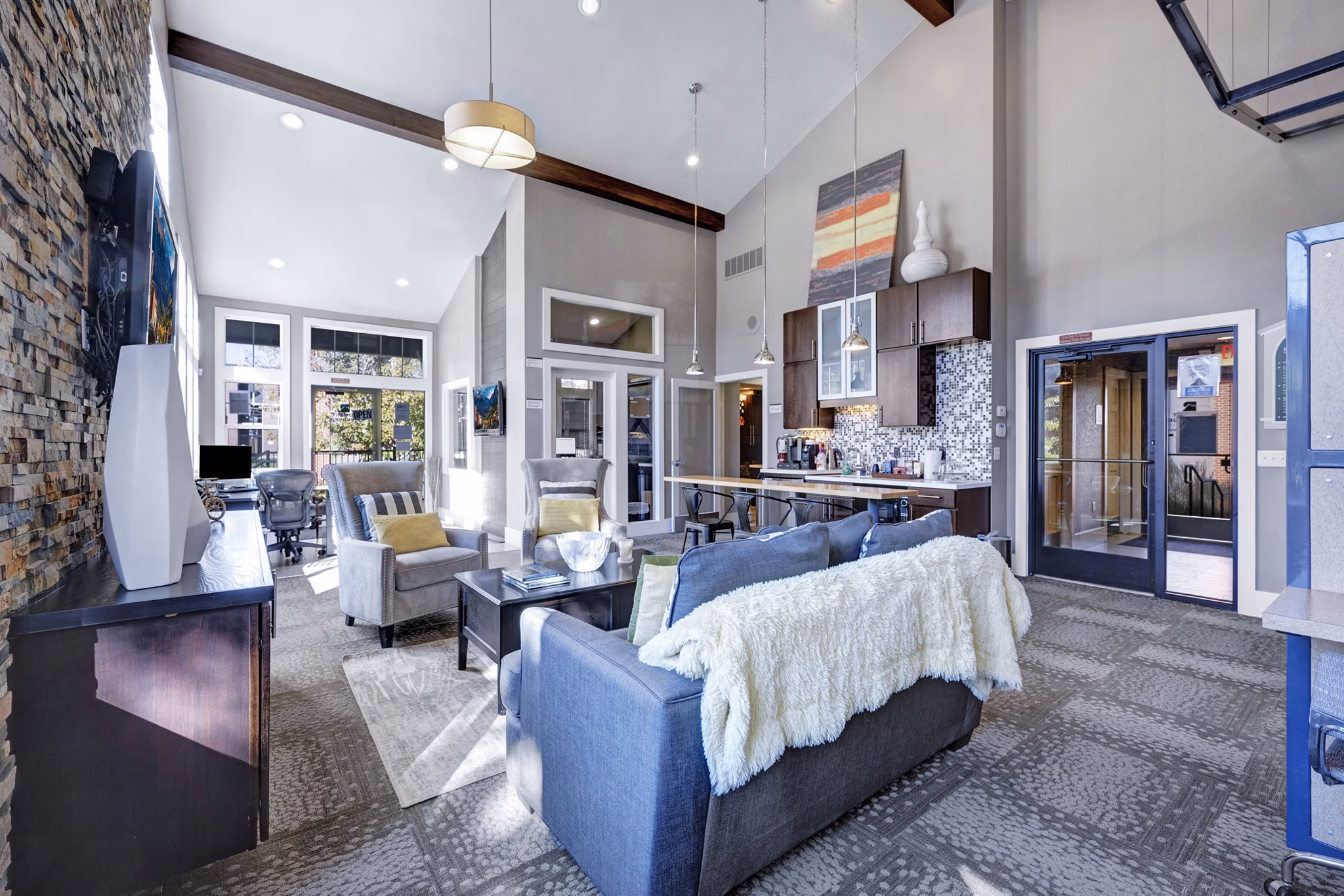 clubhouse at Summit Riverside Apartments 