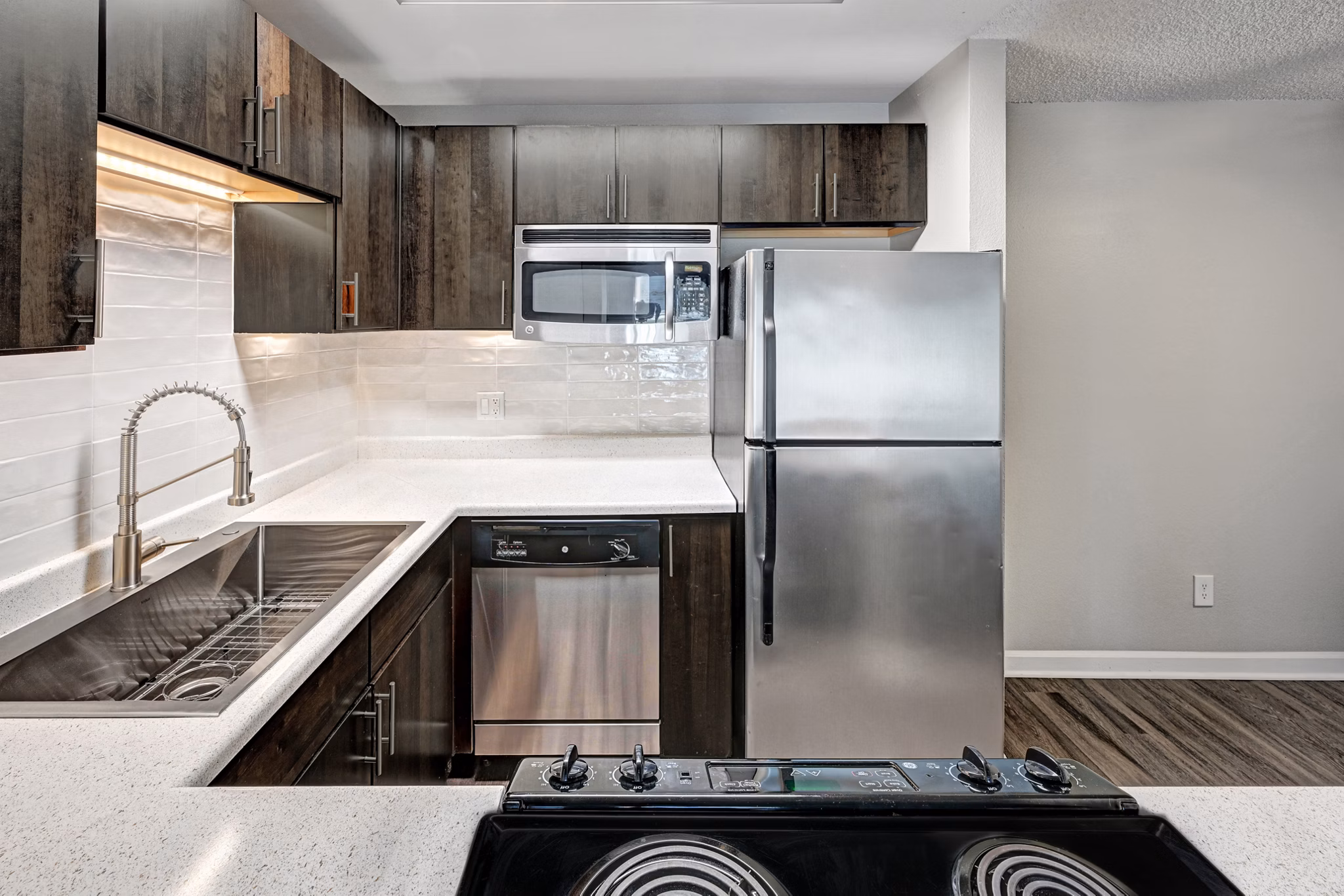 kitchen at Summit Riverside Apartments 