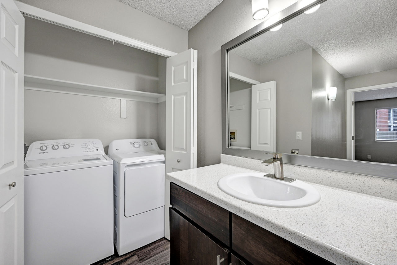 Laundry room at Summit Riverside