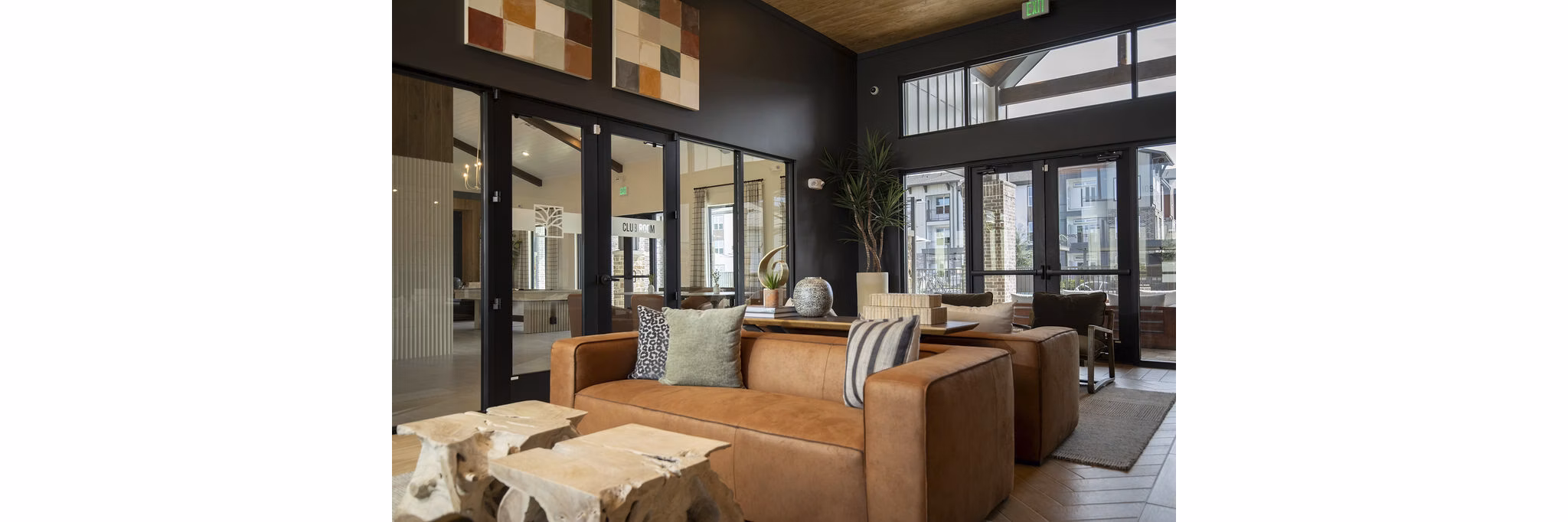 Clubhouse/Lobby at Glade at the Groves Apartments
