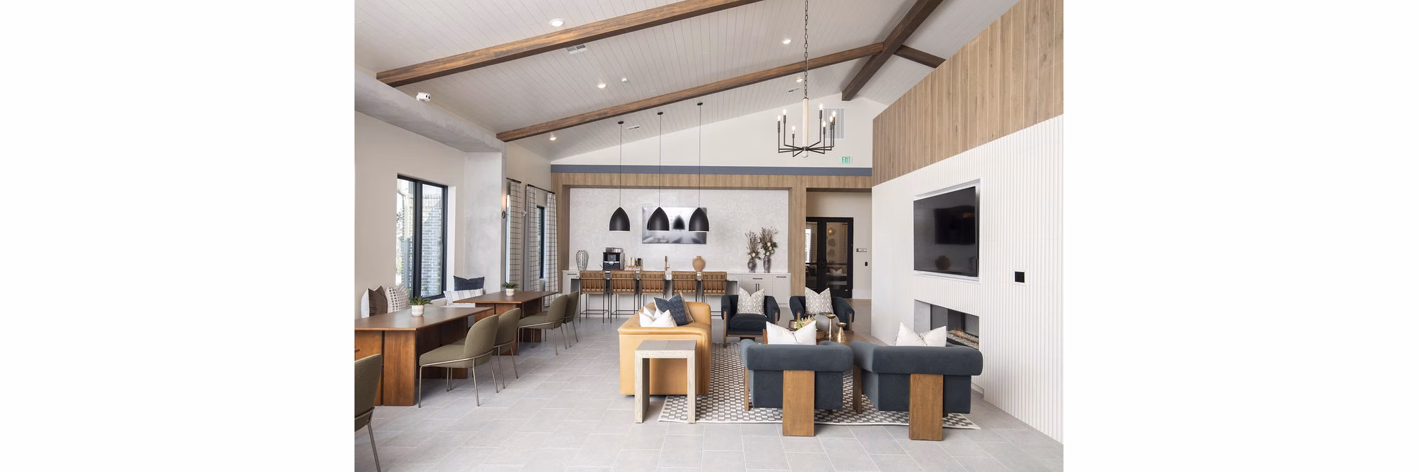 Clubhouse/Lobby at Glade at the Groves Apartments