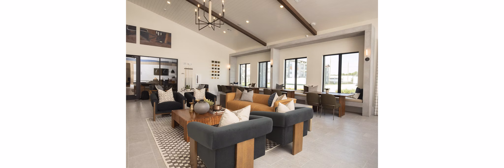 Clubhouse/Lobby at Glade at the Groves Apartments