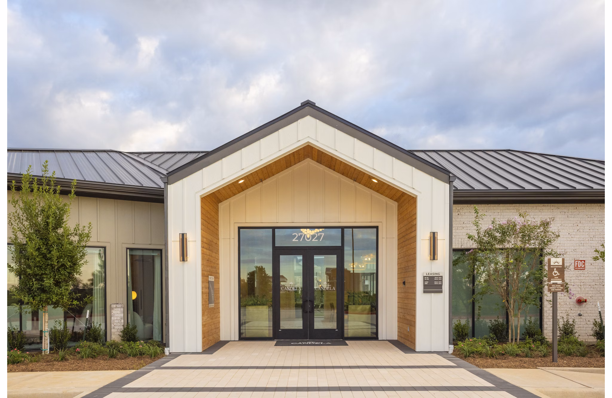 Building/Exterior at Broadstone Candela Apartments