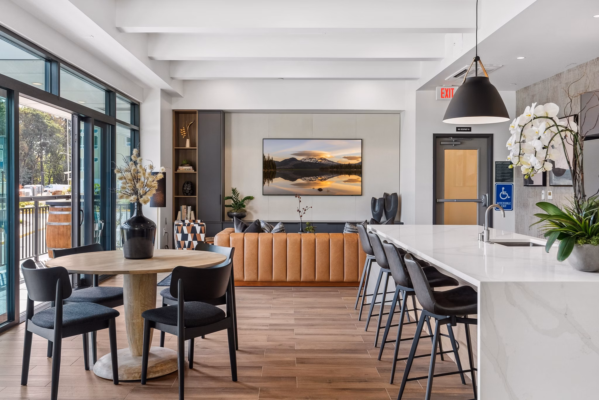 Clubhouse/Lobby at Cru at Willows Apartments