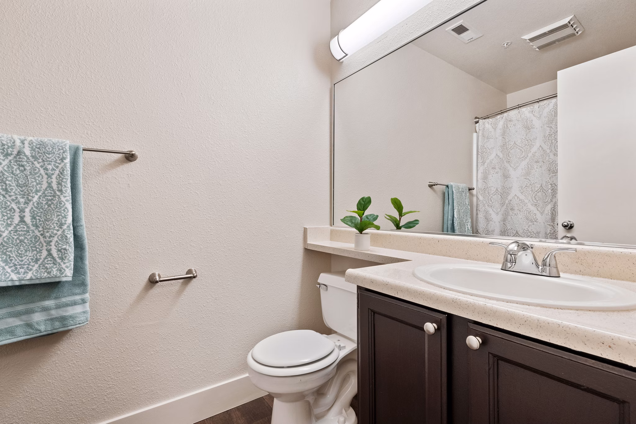 BATHROOM at La Vina Apartments