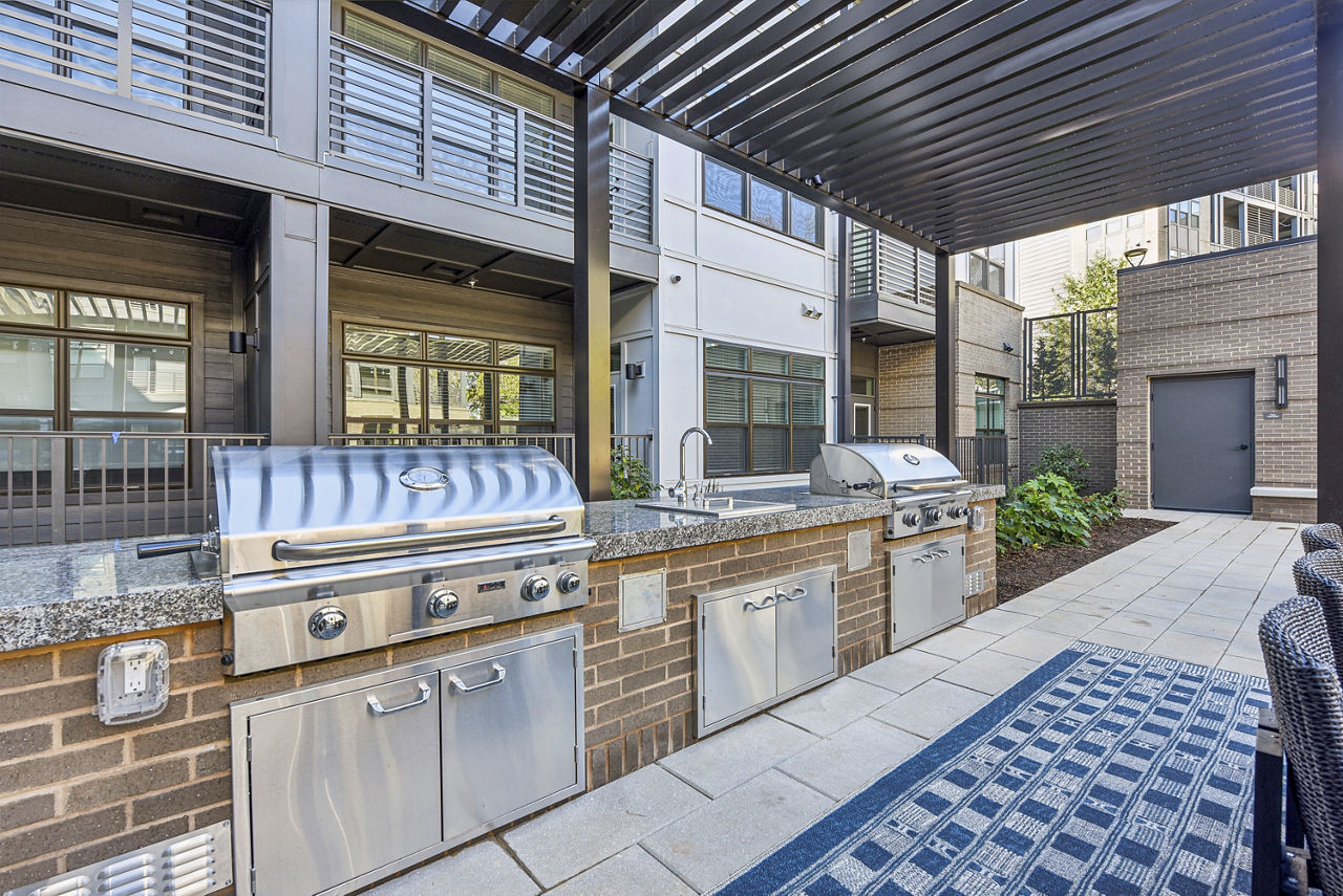 Grill area at The Brinkley At The Edge (2 of 2)