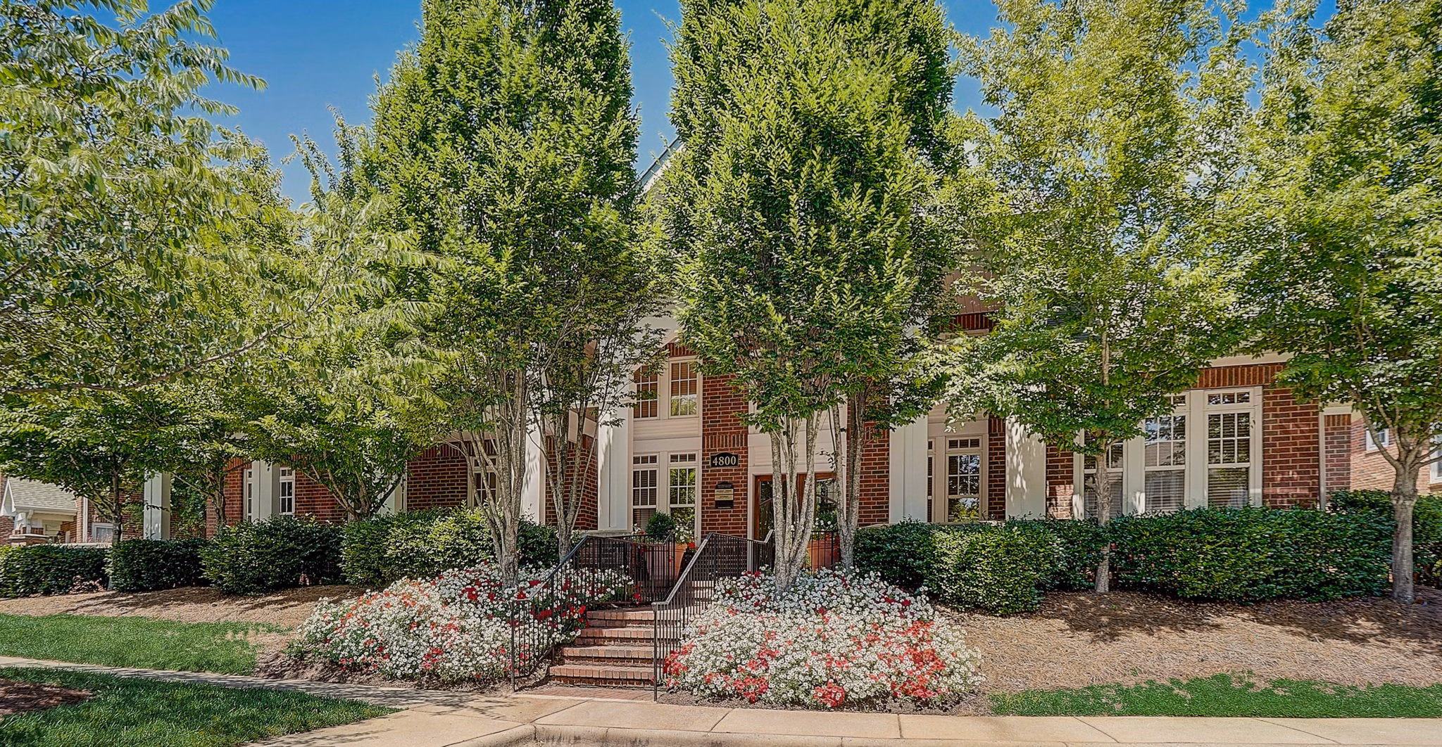 exterior at Providence Park Apartments