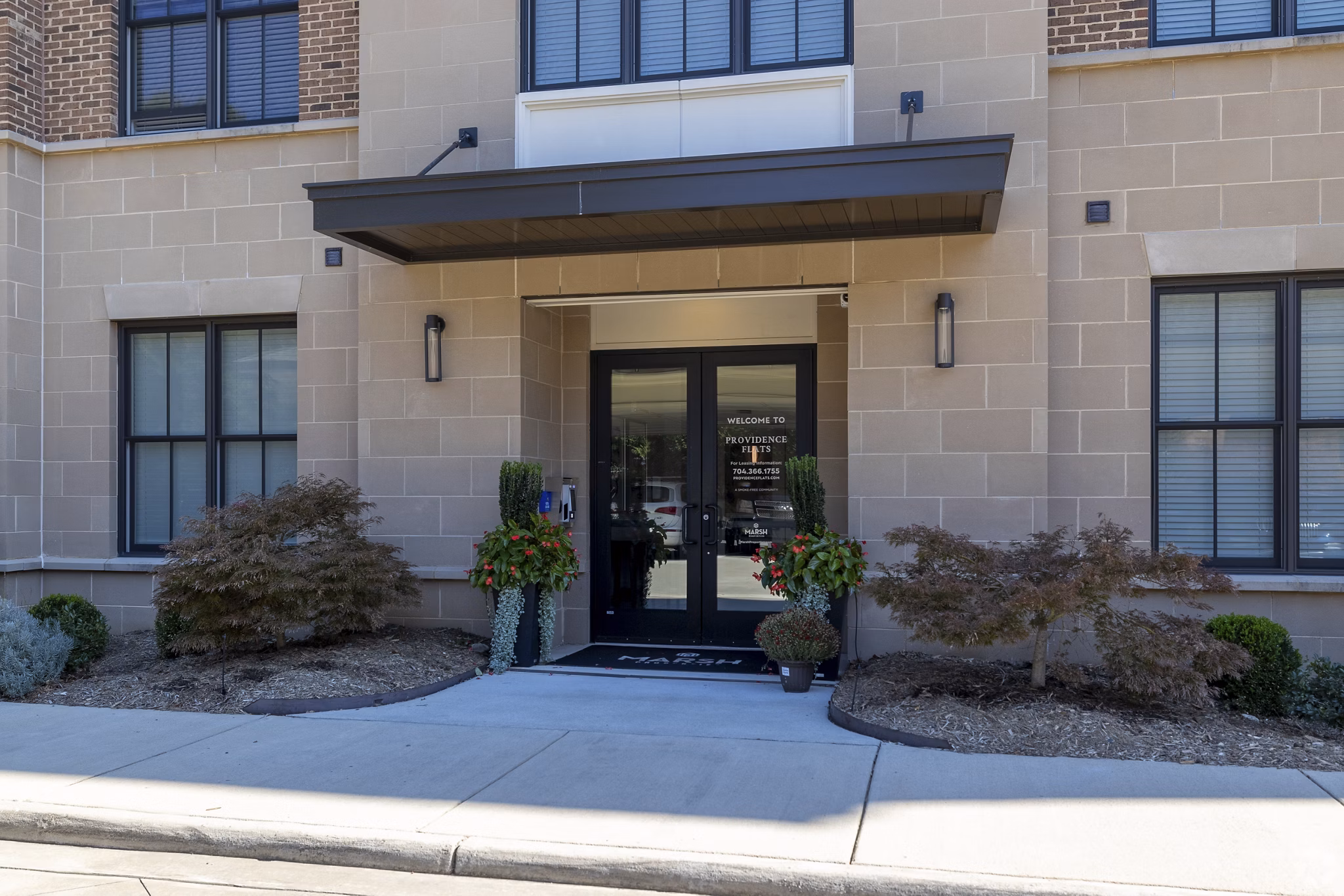 exterior at Queens at Granville Apartments