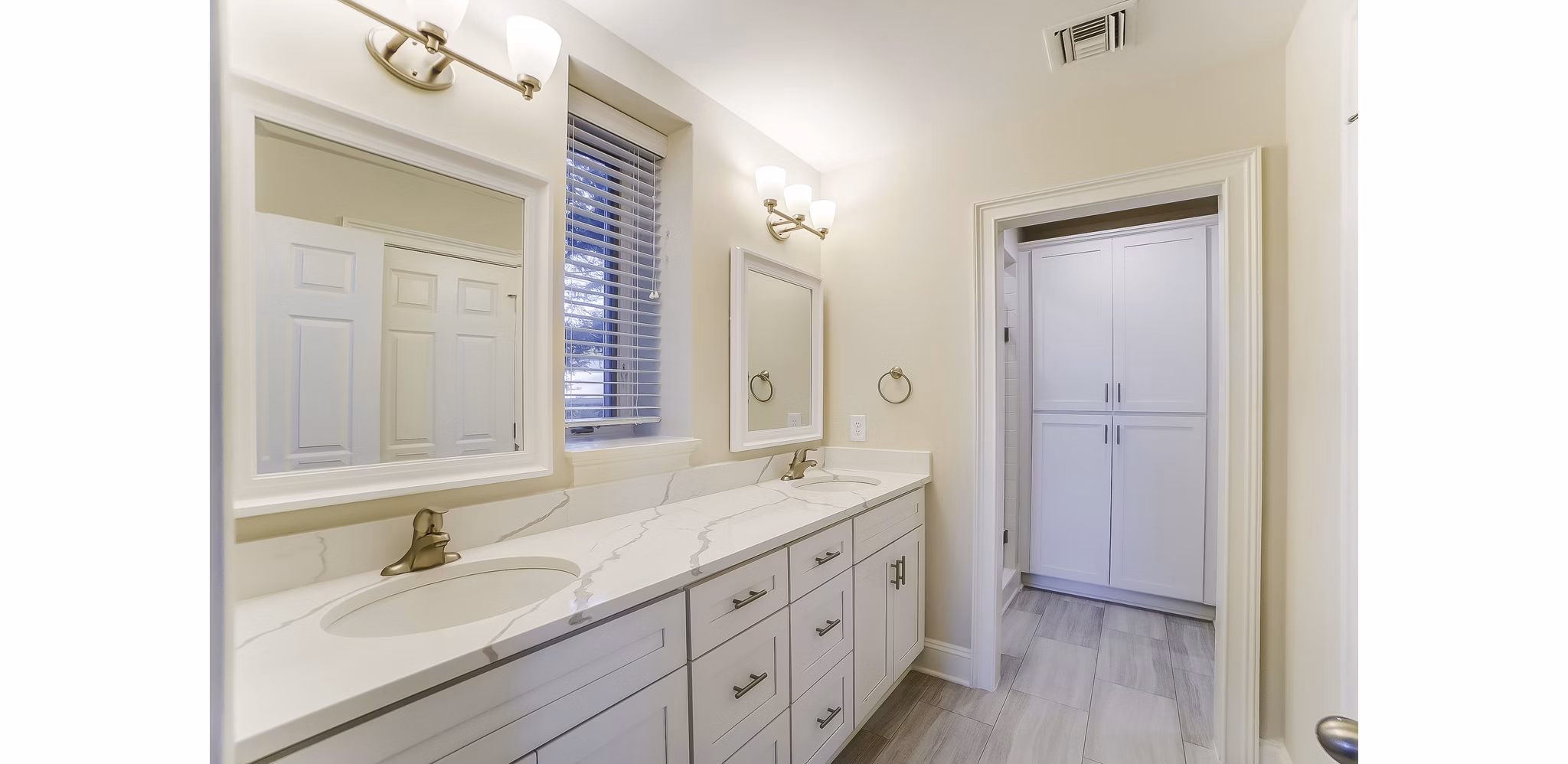 bathroom at Queens at Granville Apartments