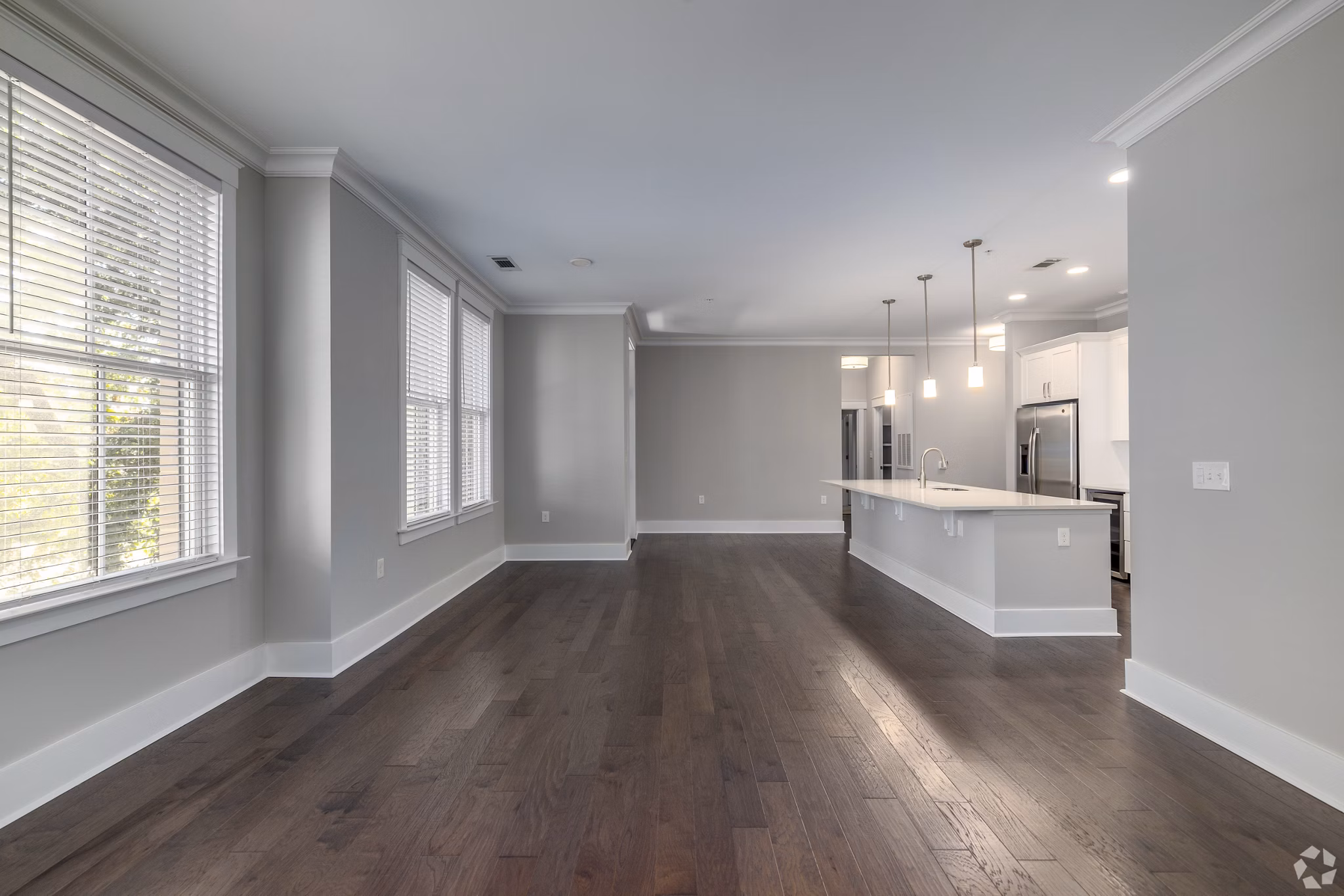 dining area at Queens at Granville Apartments