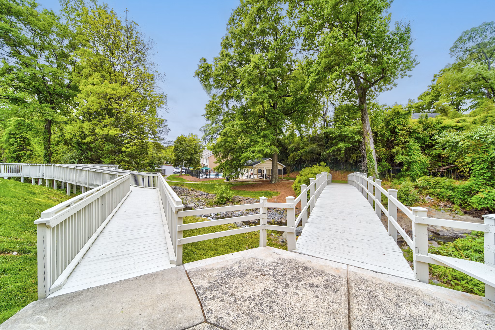 courtyard at Salem Village Apartments