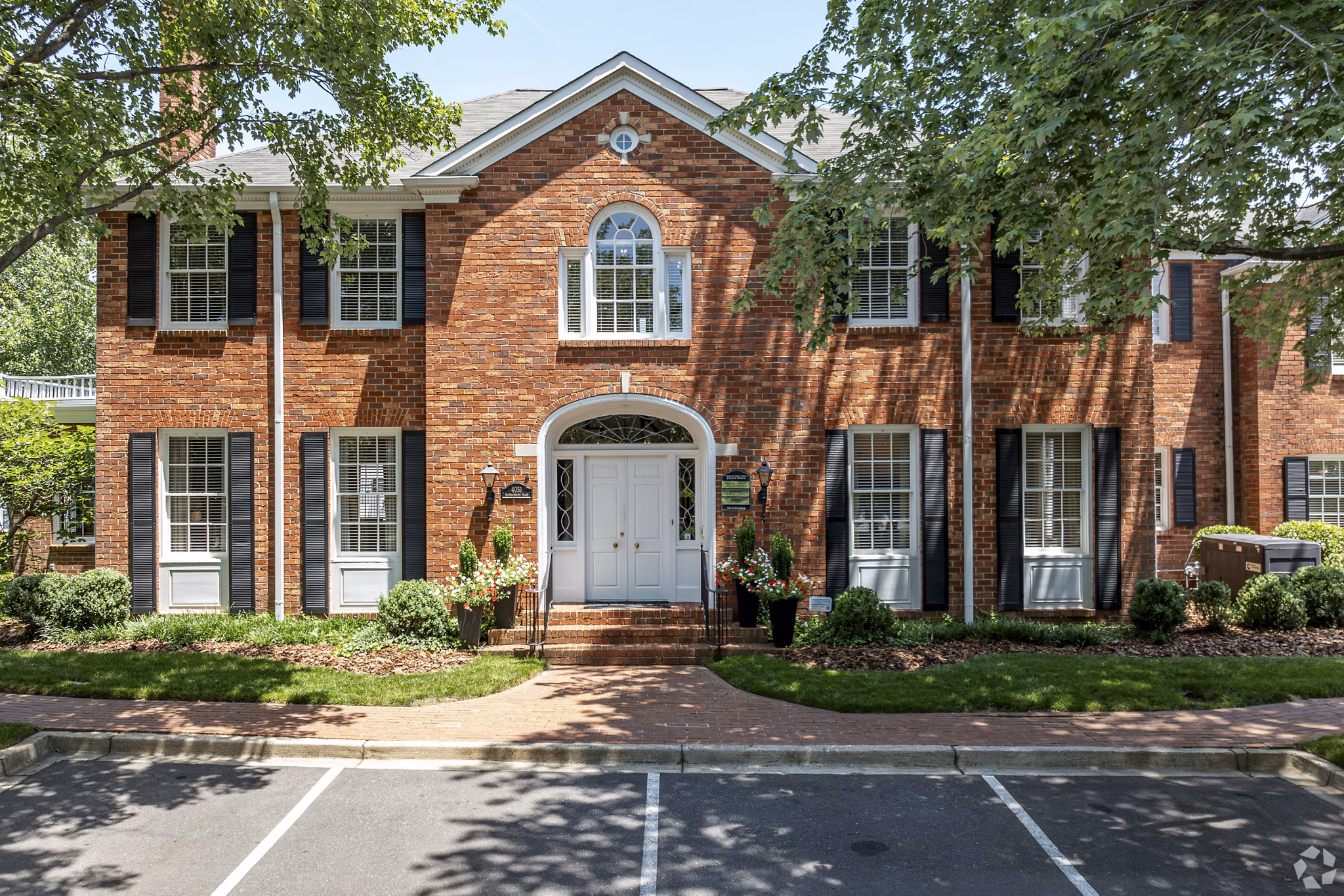 exterior at Strawberry Hill Apartments
